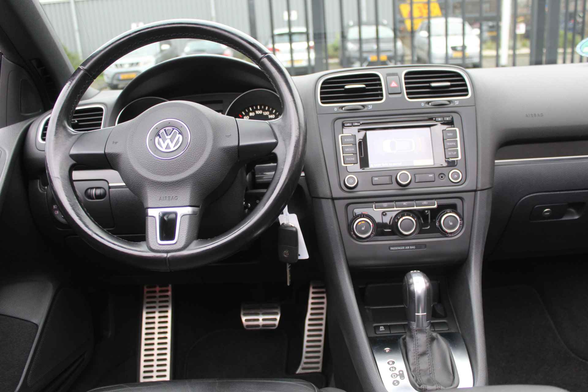 Volkswagen GOLF Cabriolet 1.4 TSI Automaat/Navigatie/Lederen bekleding/Stoelverwarming/Cruise control/Airco/Lichtmetalen velgen/Parkeersensoren rondom/Ele - 16/34