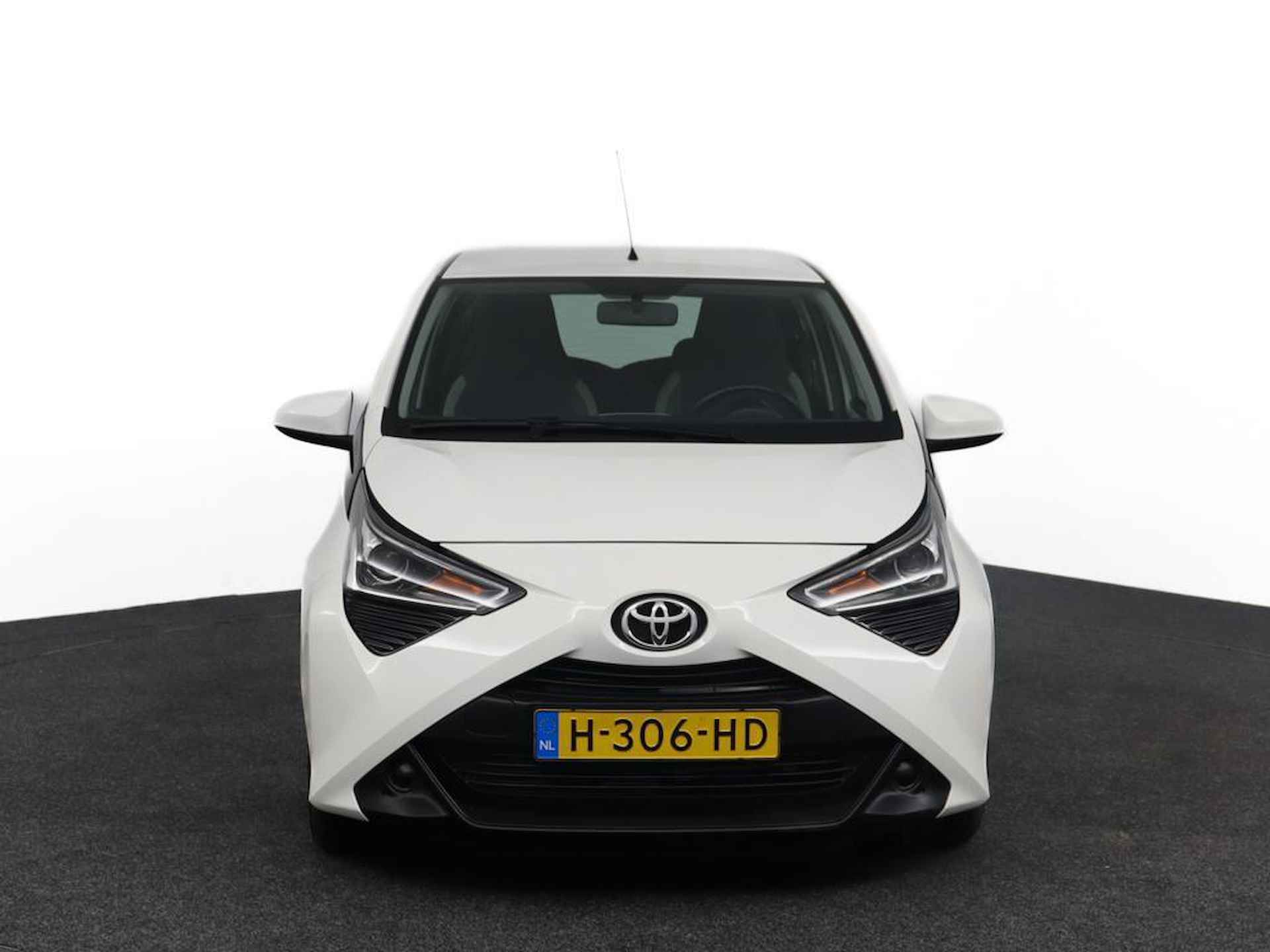 Toyota Aygo 1.0 VVT-i x-play | Apple Carplay | Android Auto | Airconditioning | - 16/46