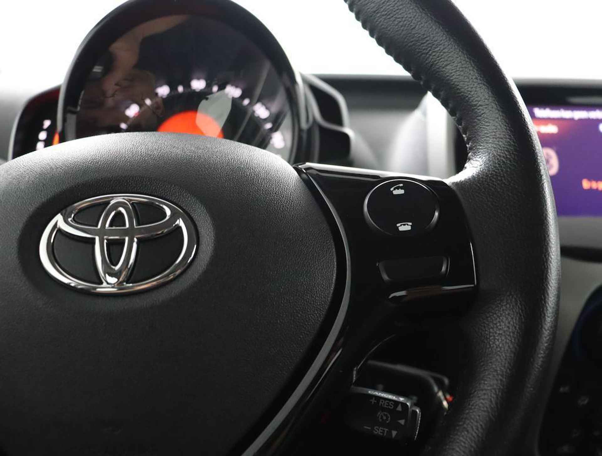 Toyota Aygo 1.0 VVT-i x-play | Apple Carplay | Android Auto | Airconditioning | - 21/46