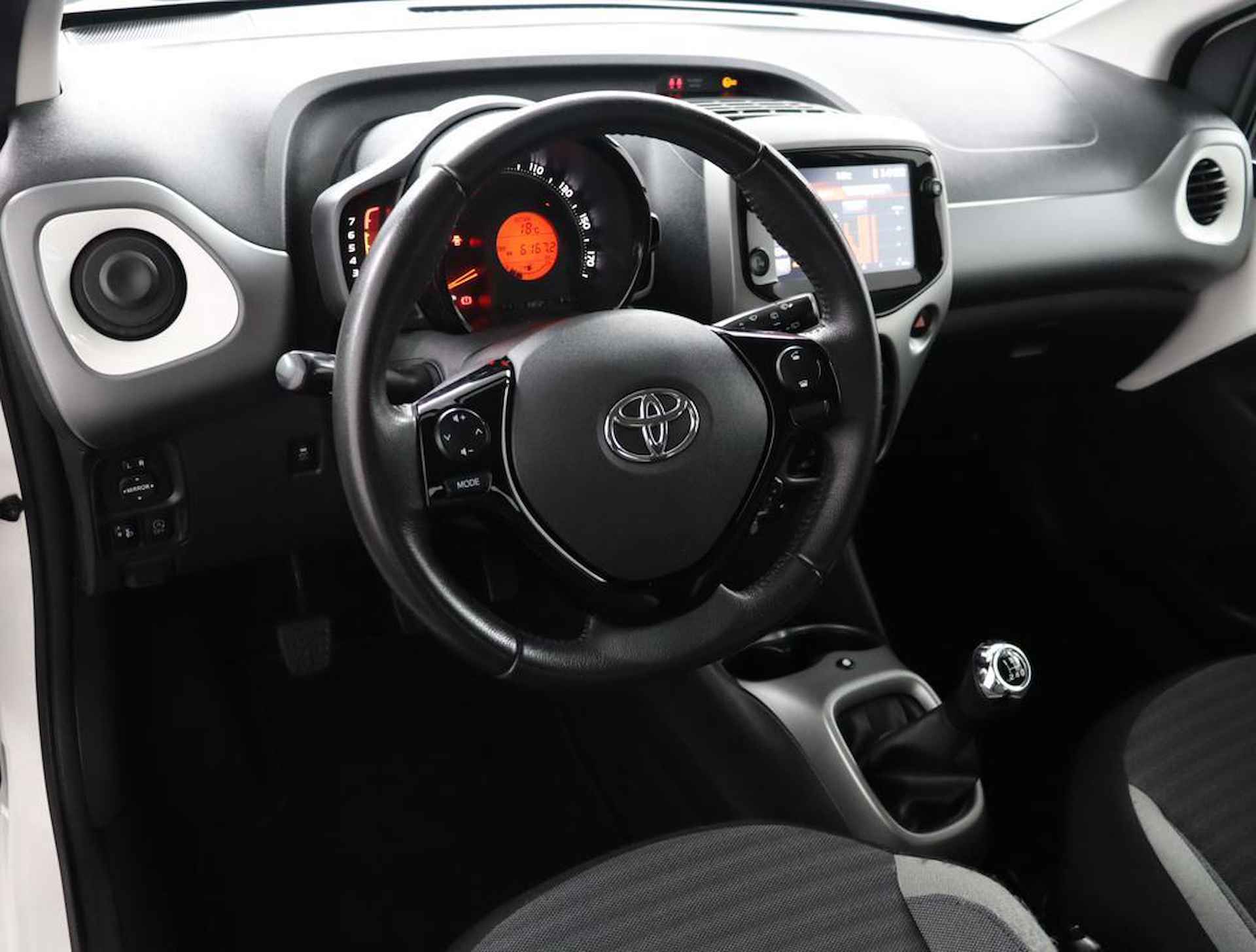 Toyota Aygo 1.0 VVT-i x-play | Apple Carplay | Android Auto | Airconditioning | - 41/46