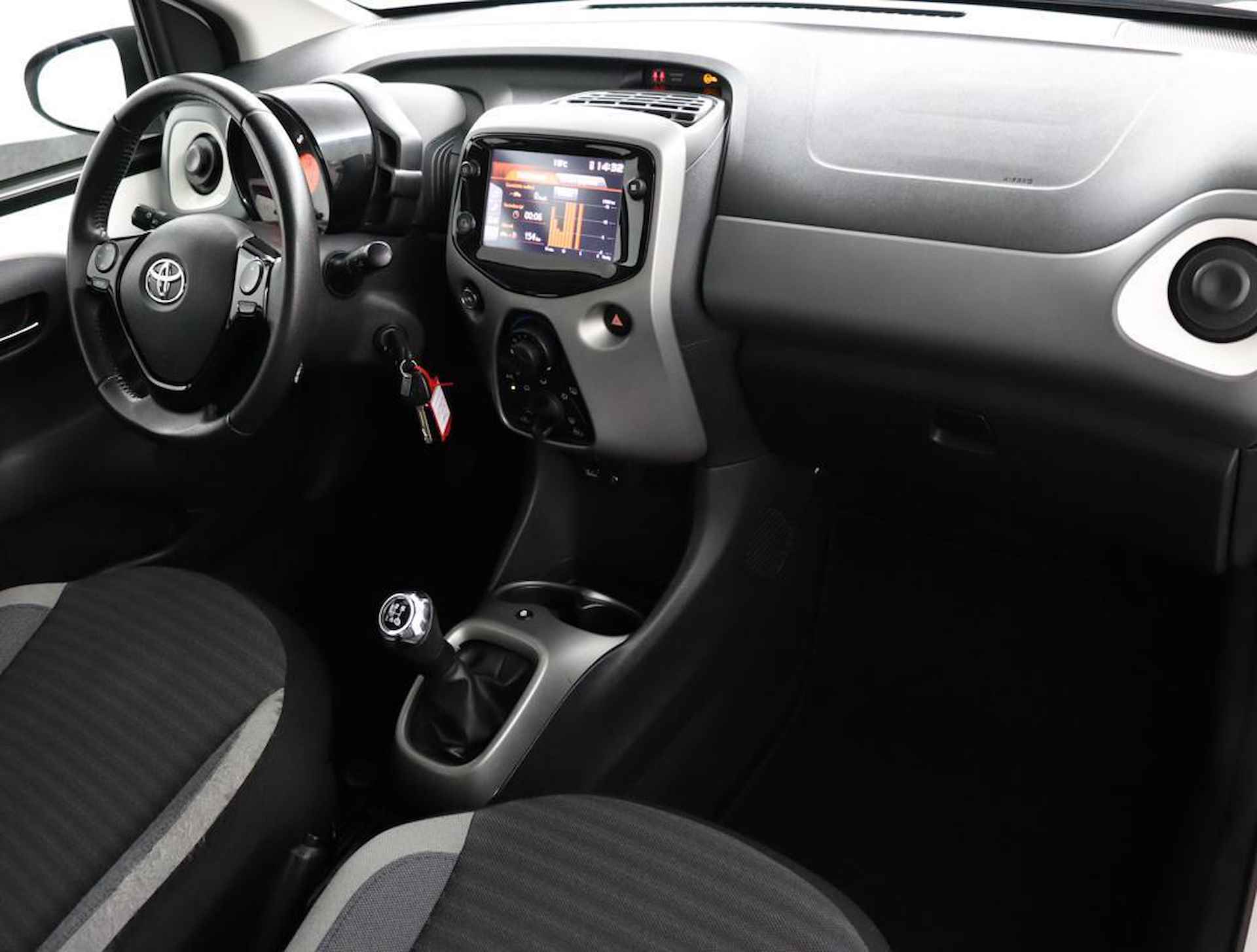 Toyota Aygo 1.0 VVT-i x-play | Apple Carplay | Android Auto | Airconditioning | - 42/46