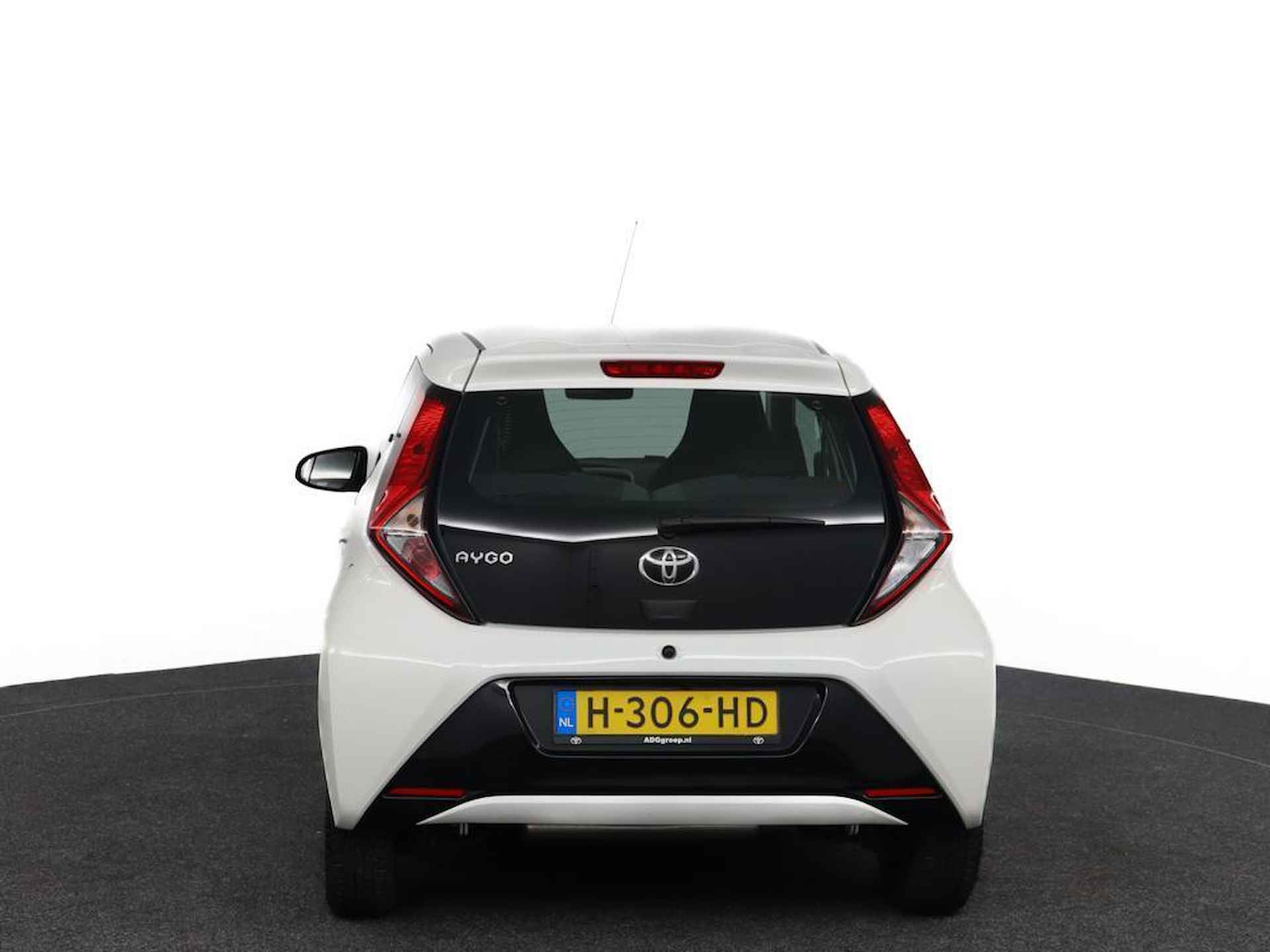 Toyota Aygo 1.0 VVT-i x-play | Apple Carplay | Android Auto | Airconditioning | - 46/46