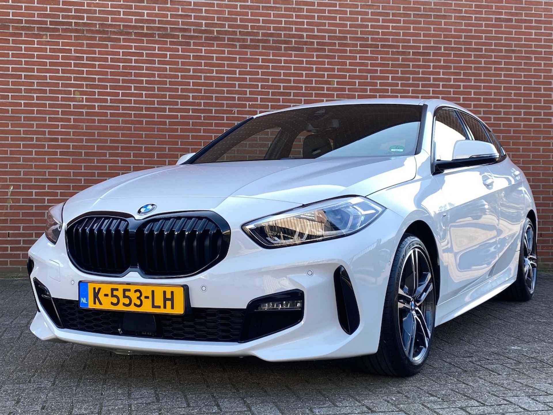 BMW 1-serie 118I EXECUTIVE ED. M-SPORTPAKKET NAV CRUISE CARPLAY CAMERA AMBIA - 2/29