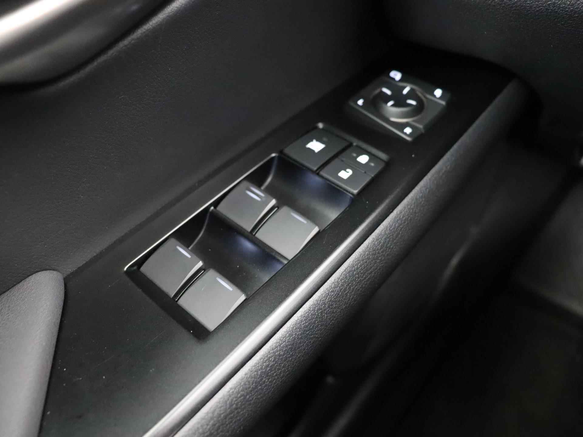 Lexus UX 250h First Edition | Outletactie! | Stoelverwarming | Adaptive cruise | Navigatie | Camera | - 12/39