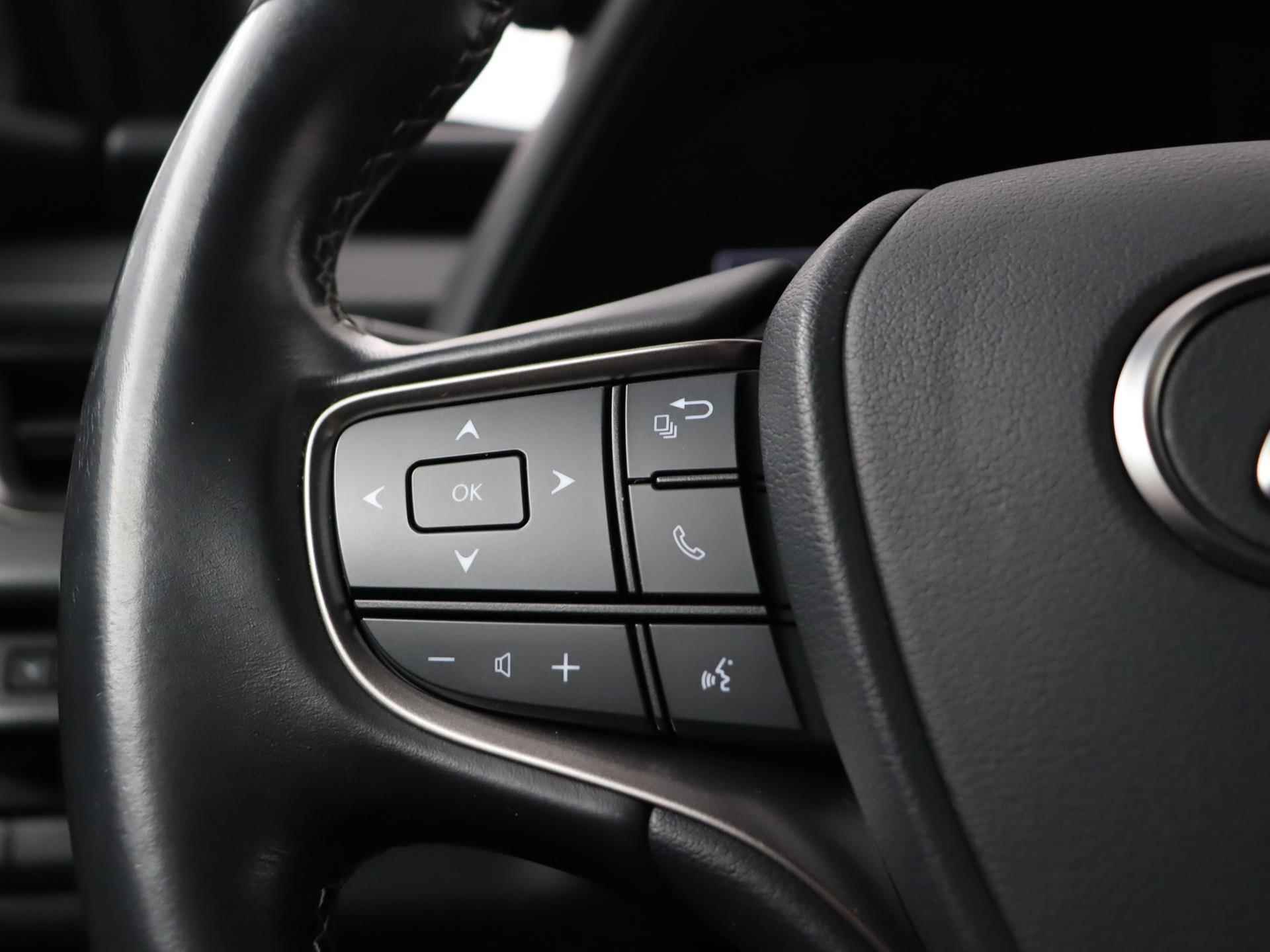 Lexus UX 250h First Edition | Outletactie! | Stoelverwarming | Adaptive cruise | Navigatie | Camera | - 15/39