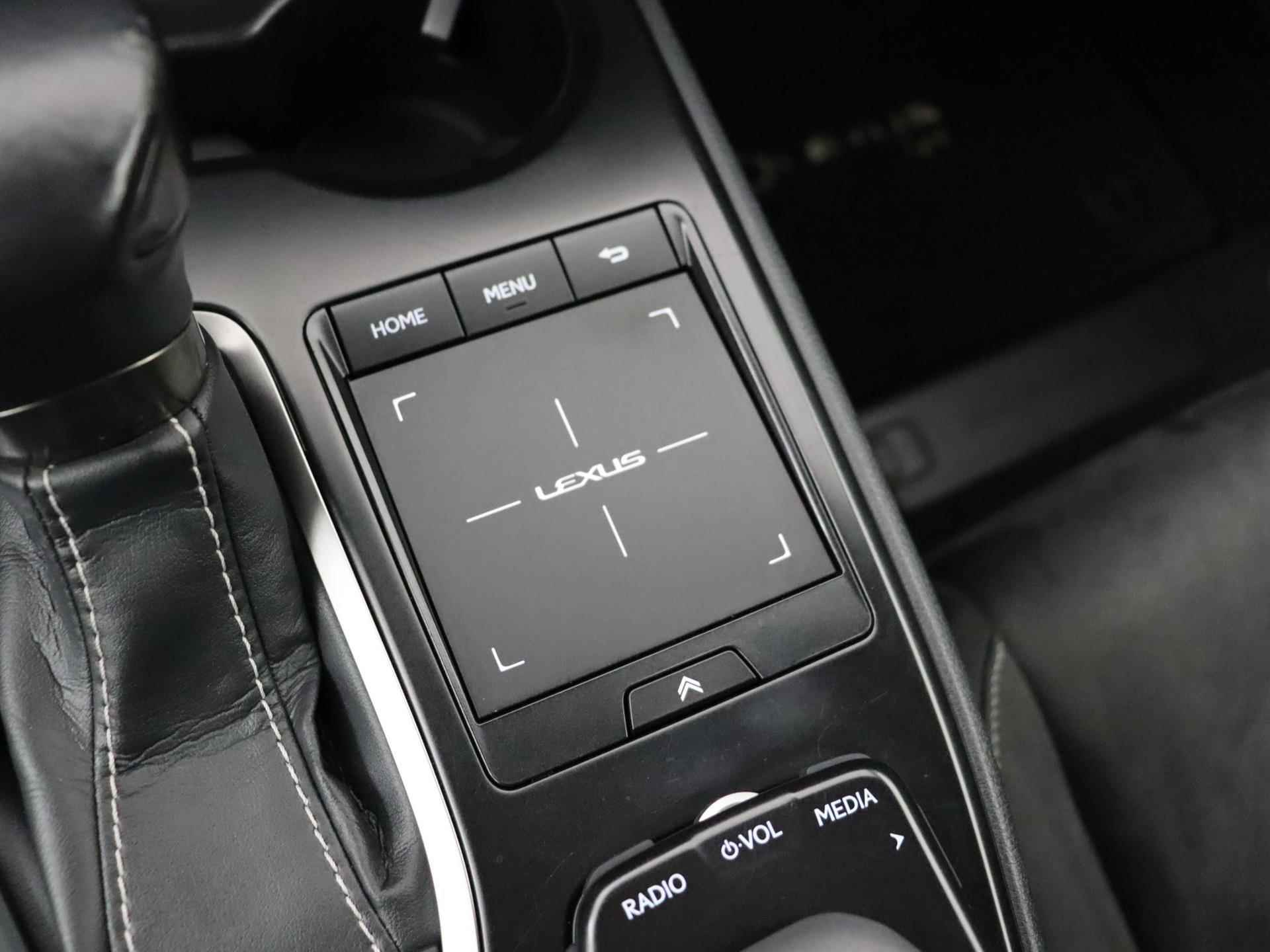Lexus UX 250h First Edition | Outletactie! | Stoelverwarming | Adaptive cruise | Navigatie | Camera | - 24/39