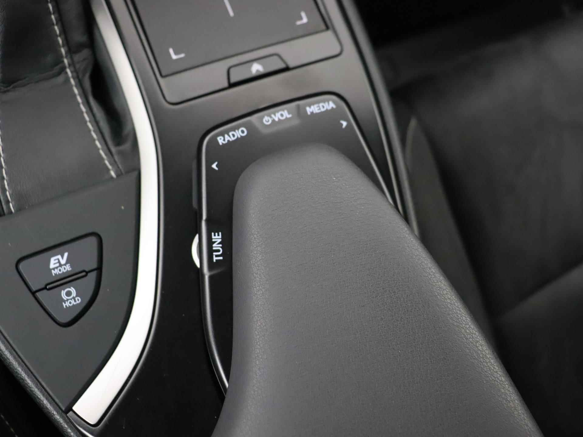 Lexus UX 250h First Edition | Outletactie! | Stoelverwarming | Adaptive cruise | Navigatie | Camera | - 25/39