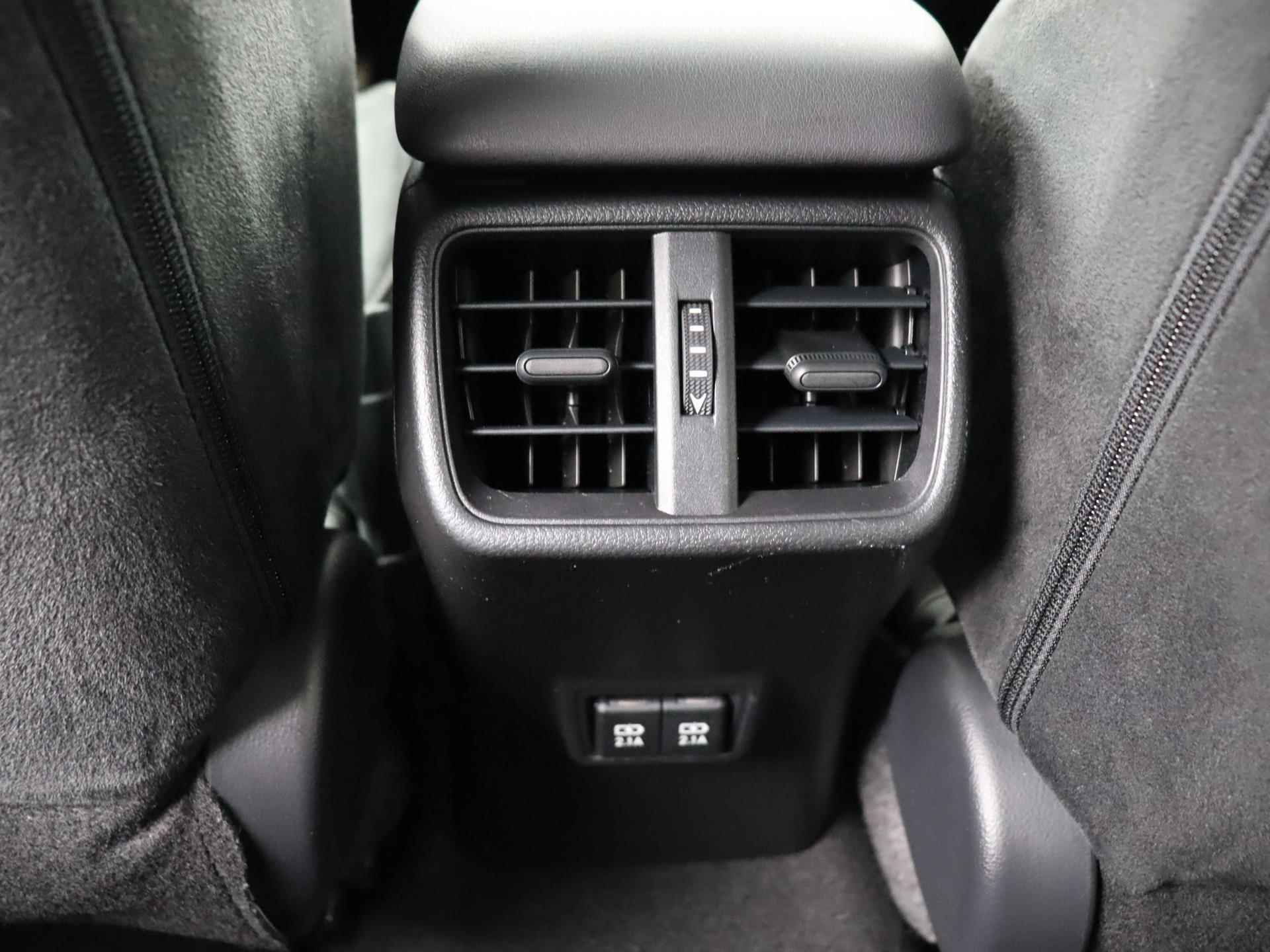 Lexus UX 250h First Edition | Outletactie! | Stoelverwarming | Adaptive cruise | Navigatie | Camera | - 33/39