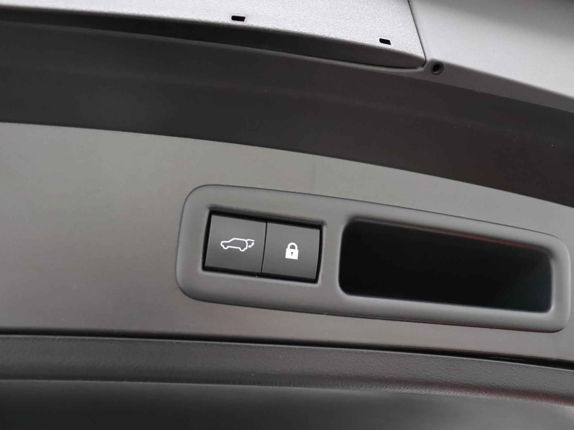 Lexus UX 250h First Edition | Outletactie! | Stoelverwarming | Adaptive cruise | Navigatie | Camera | - 36/39