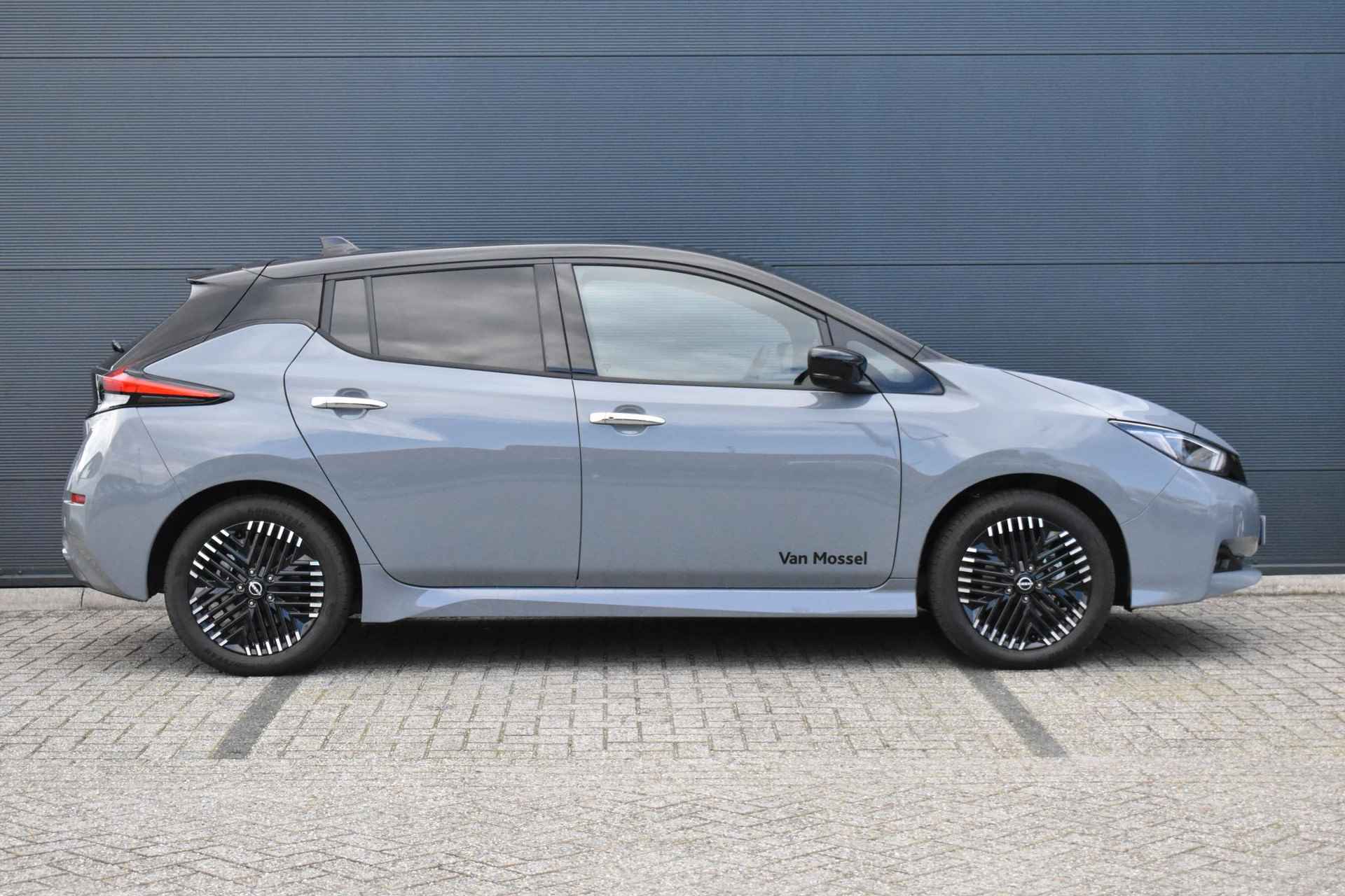 Nissan LEAF N-Connecta 39 kWh 150pk | Navigatie | 360 Camera | Stoelverwarming | Adaptive Cruise Control | - 5/38