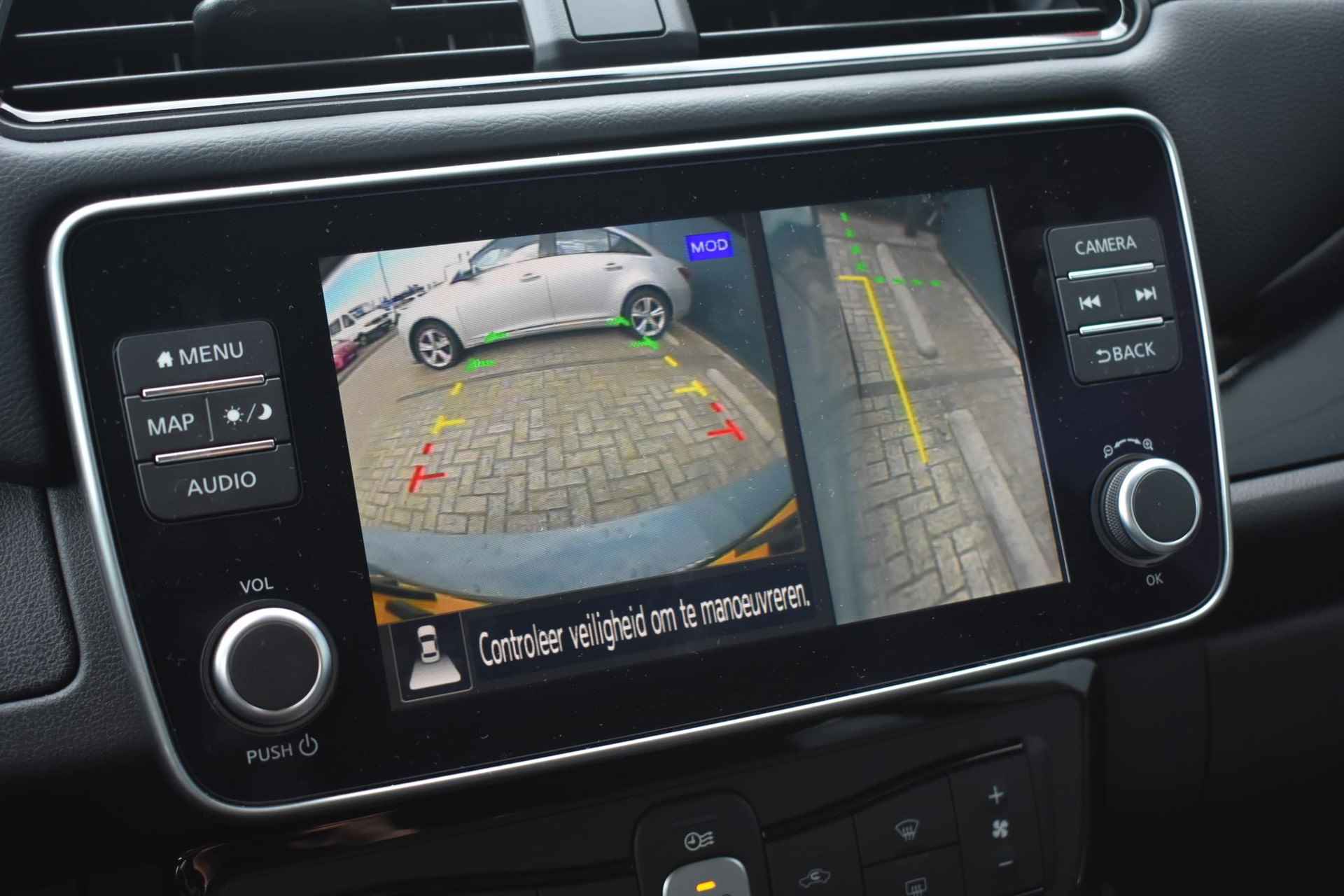 Nissan LEAF N-Connecta 39 kWh 150pk | Navigatie | 360 Camera | Stoelverwarming | Adaptive Cruise Control | - 25/38