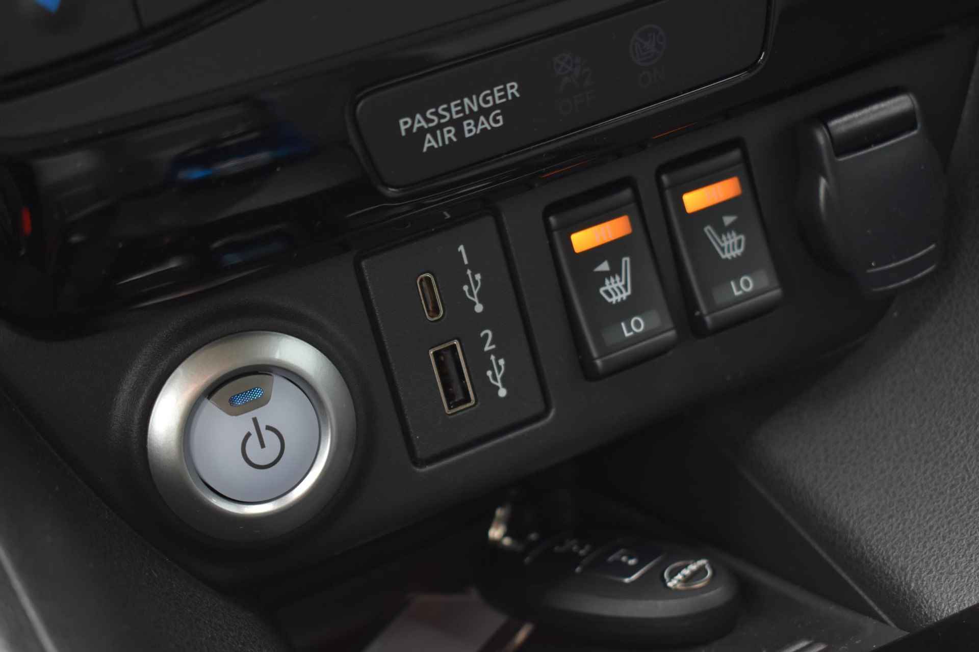 Nissan LEAF N-Connecta 39 kWh 150pk | Navigatie | 360 Camera | Stoelverwarming | Adaptive Cruise Control | - 28/38