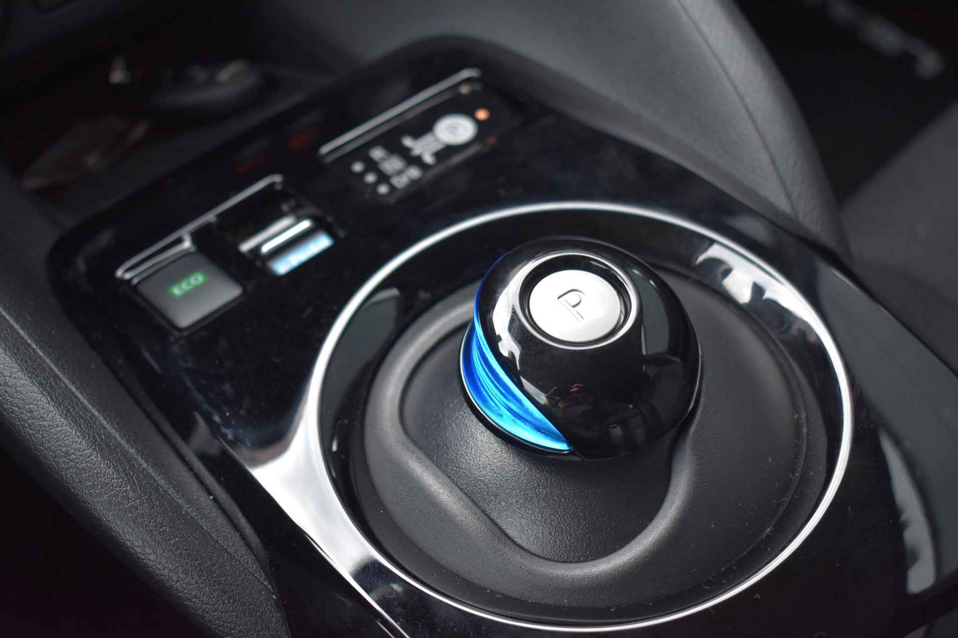 Nissan LEAF N-Connecta 39 kWh 150pk | Navigatie | 360 Camera | Stoelverwarming | Adaptive Cruise Control | - 29/38
