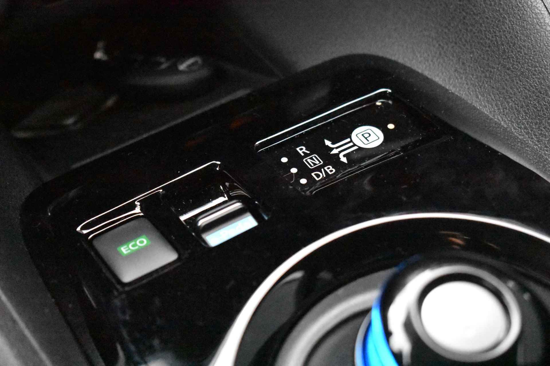Nissan LEAF N-Connecta 39 kWh 150pk | Navigatie | 360 Camera | Stoelverwarming | Adaptive Cruise Control | - 30/38