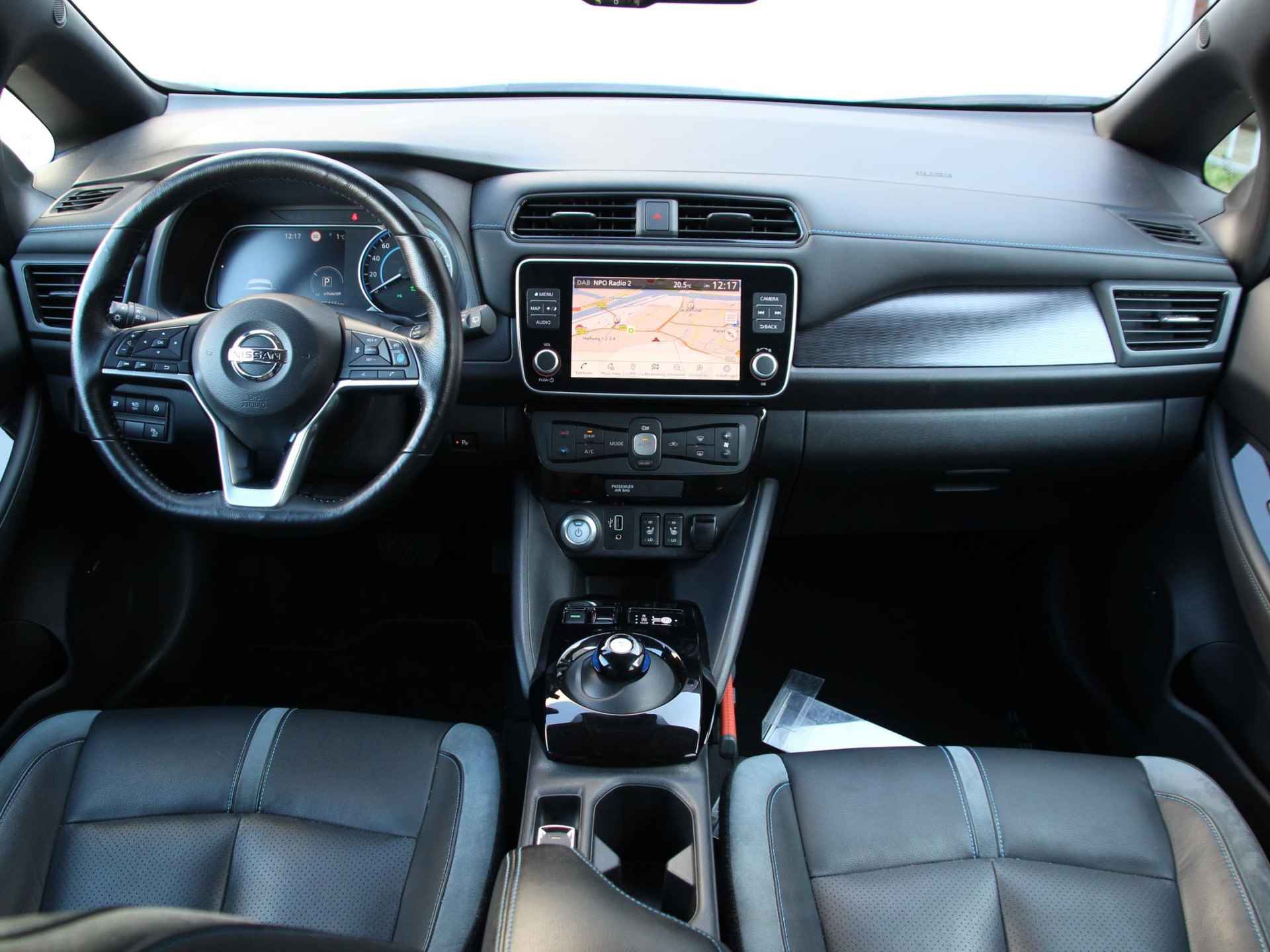 Nissan LEAF 3.Zero Limited Edition 62 kWh / PRIJS = RIJKLAAR! / Navigatie | 360° Camera | Apple Carplay/Android Auto | BOSE Audio | Adapt. Cruise Control | Stuur- + Stoelverwarming - 12/29