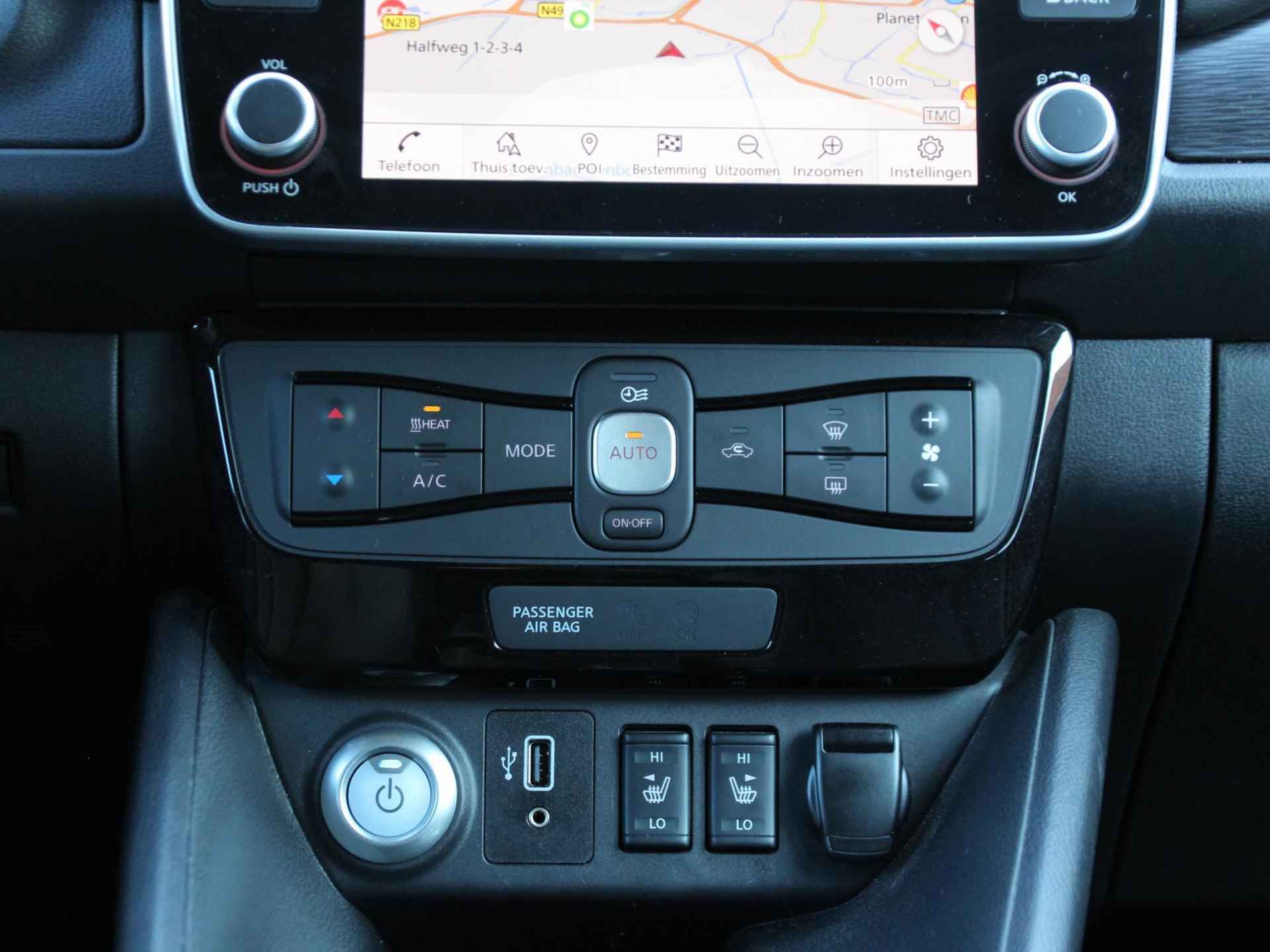 Nissan LEAF 3.Zero Limited Edition 62 kWh / PRIJS = RIJKLAAR! / Navigatie | 360° Camera | Apple Carplay/Android Auto | BOSE Audio | Adapt. Cruise Control | Stuur- + Stoelverwarming - 19/29