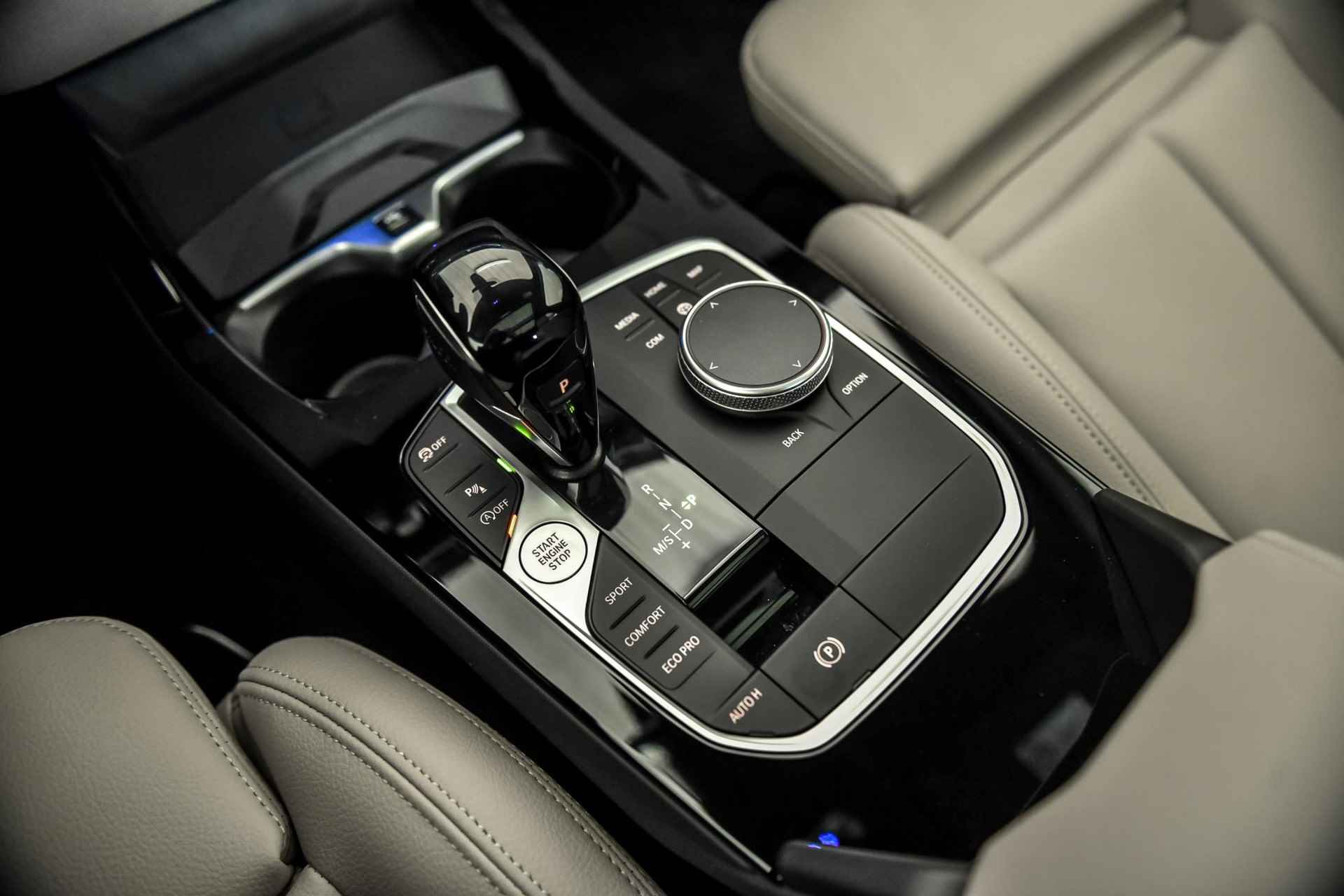 BMW 2 Serie Gran Coupé 218i M Sport Edition | Glazen panoramadak | Comfort Access - 17/21