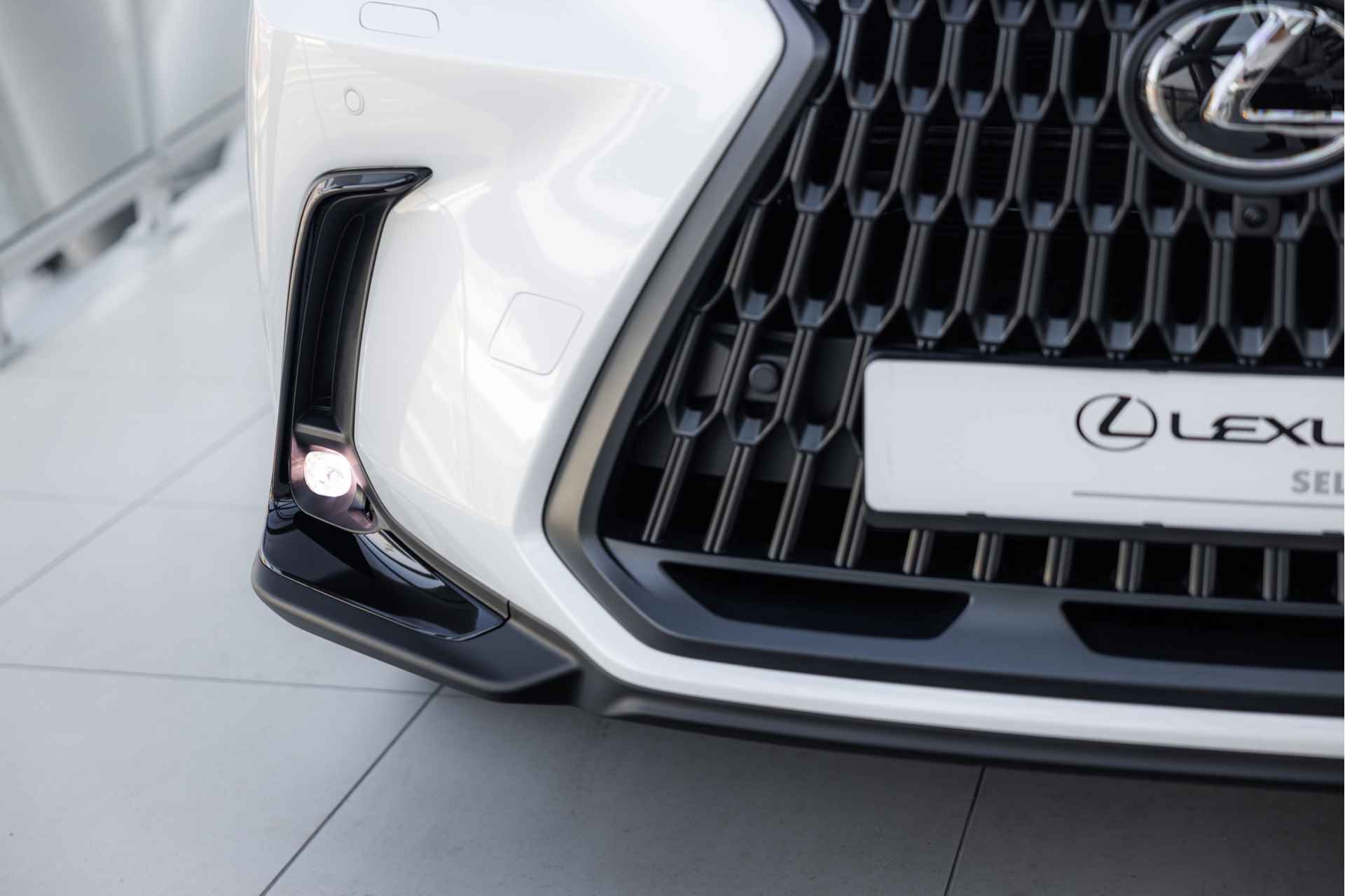 Lexus NX 450h+ AWD Overtrail Line Limited | Adaptive Suspension |  Stoelverwarming & Koeling | Panoramic View | - 41/65