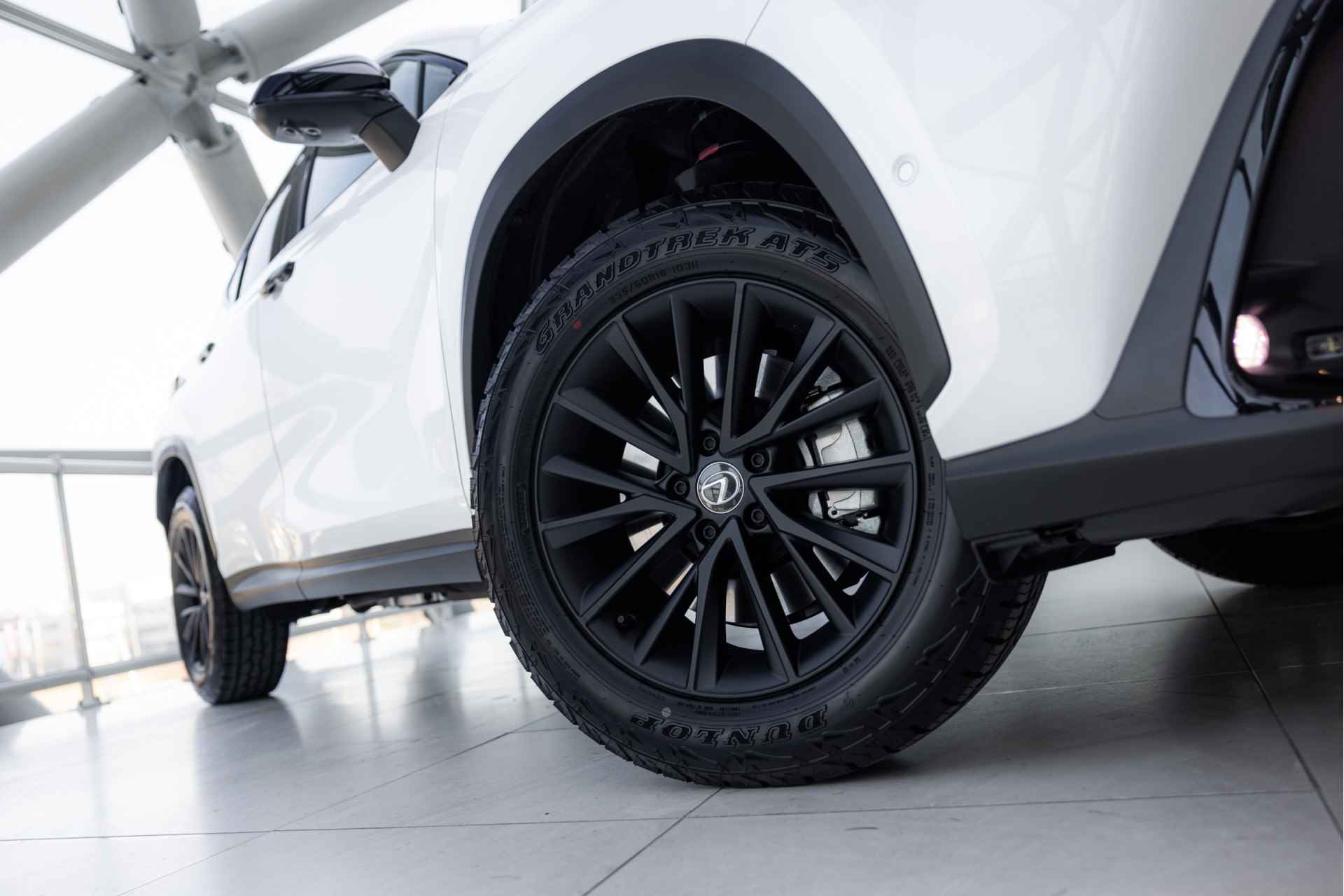 Lexus NX 450h+ AWD Overtrail Line Limited | Adaptive Suspension |  Stoelverwarming & Koeling | Panoramic View | - 53/65