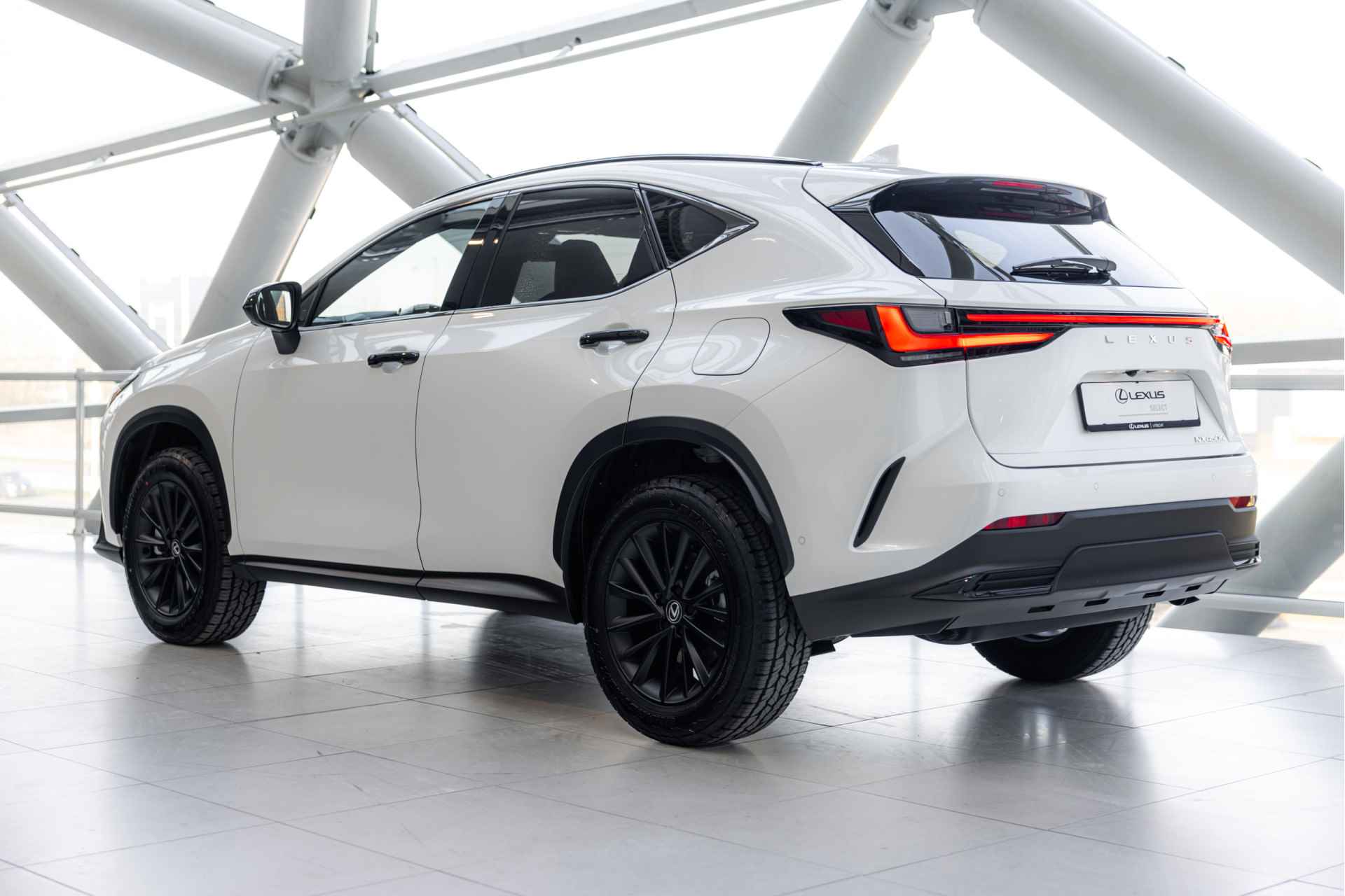 Lexus NX 450h+ AWD Overtrail Line Limited | Adaptive Suspension |  Stoelverwarming & Koeling | Panoramic View | - 62/65