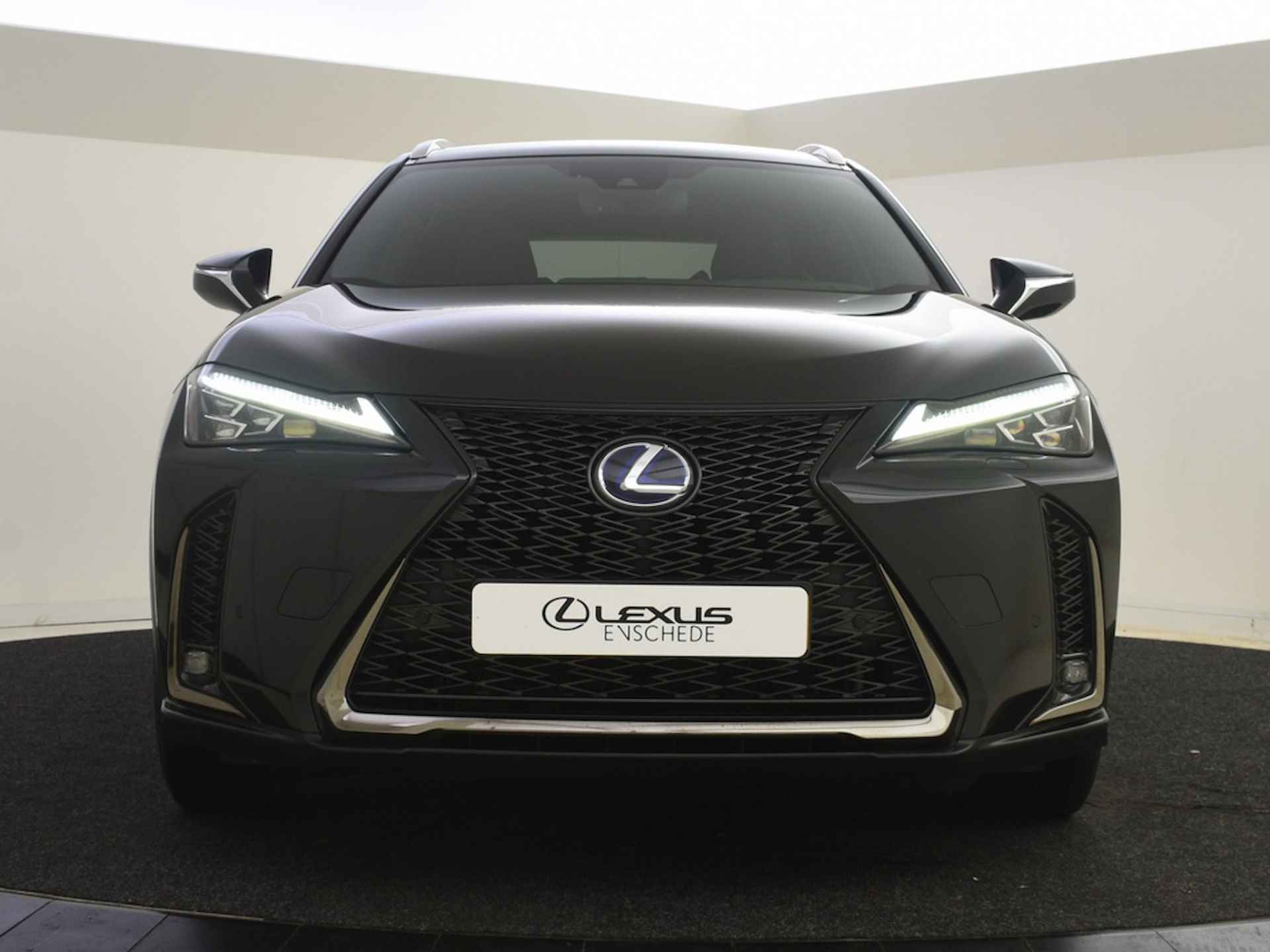 Lexus UX 250h F Sport Line | PDC V+A | Stuur en Stoelverwarming - 6/51