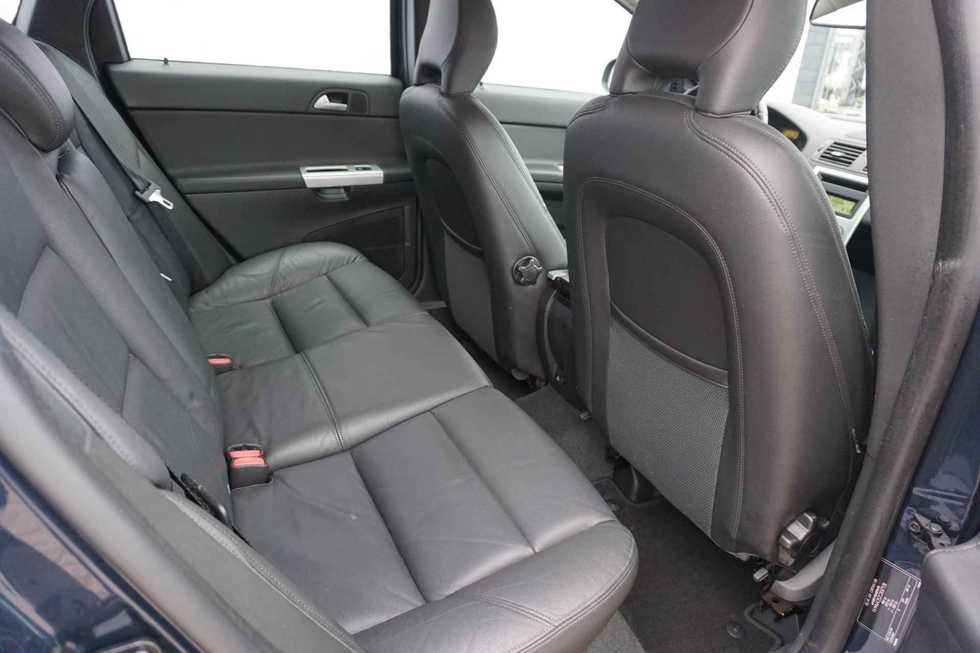 Volvo V50 2.0 Limited Edition | Stoelverwarming | Leder | automatisch dimmende binnenspiegel | Navigatie | Parkeersensoren | Regensensor | - 7/22