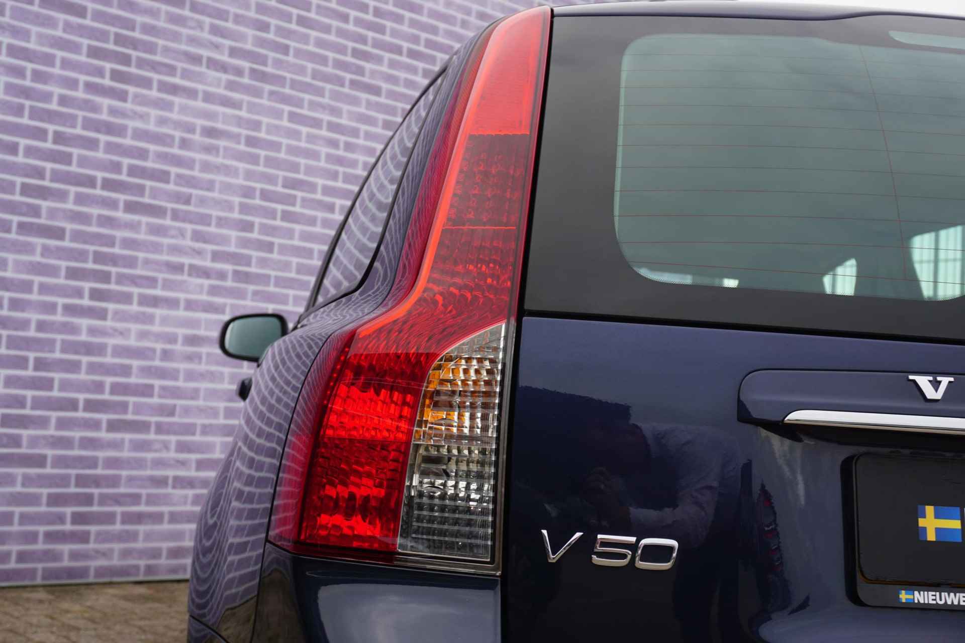 Volvo V50 2.0 Limited Edition | Stoelverwarming | Leder | automatisch dimmende binnenspiegel | Navigatie | Parkeersensoren | Regensensor | - 10/22