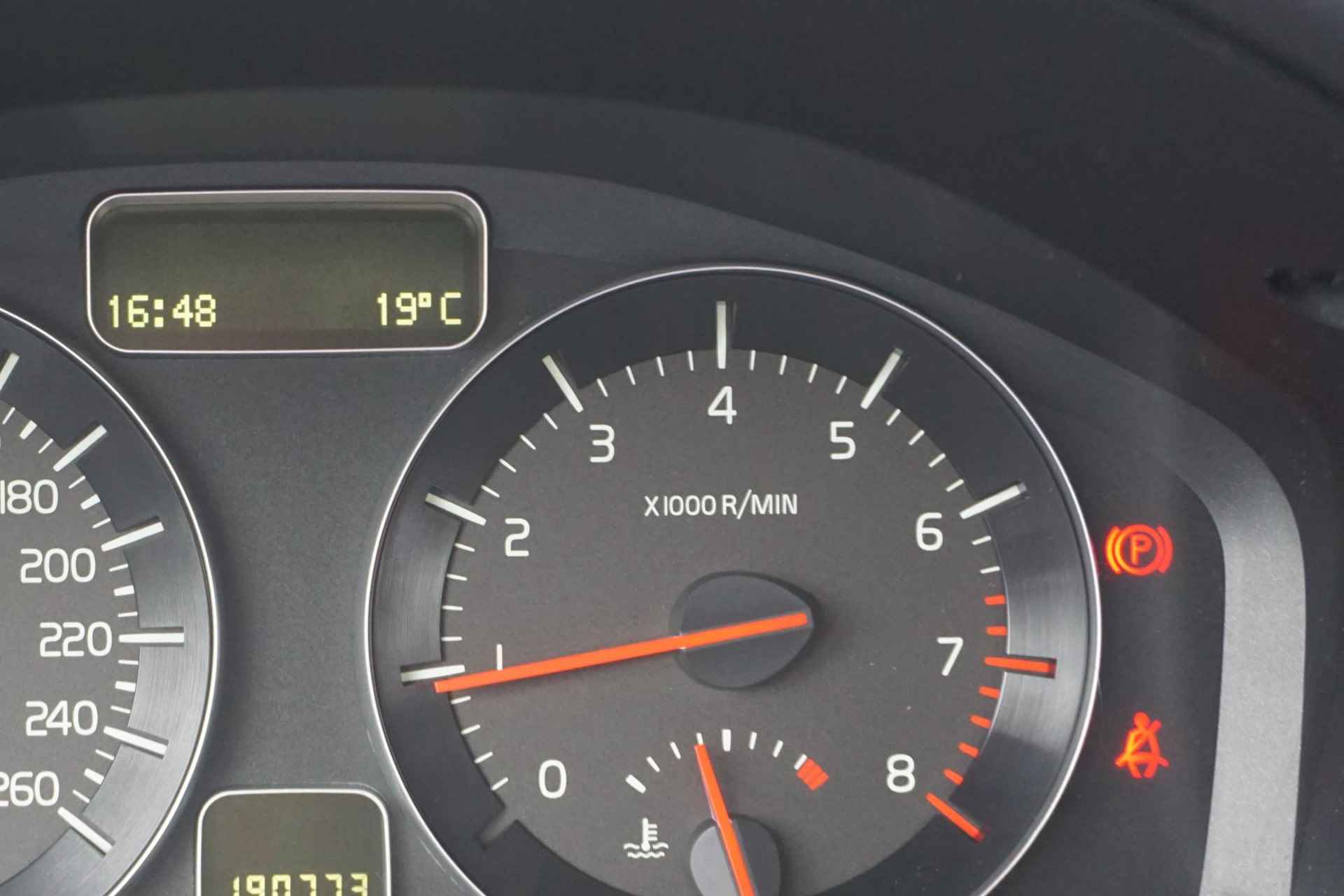 Volvo V50 2.0 Limited Edition | Stoelverwarming | Leder | automatisch dimmende binnenspiegel | Navigatie | Parkeersensoren | Regensensor | - 13/22