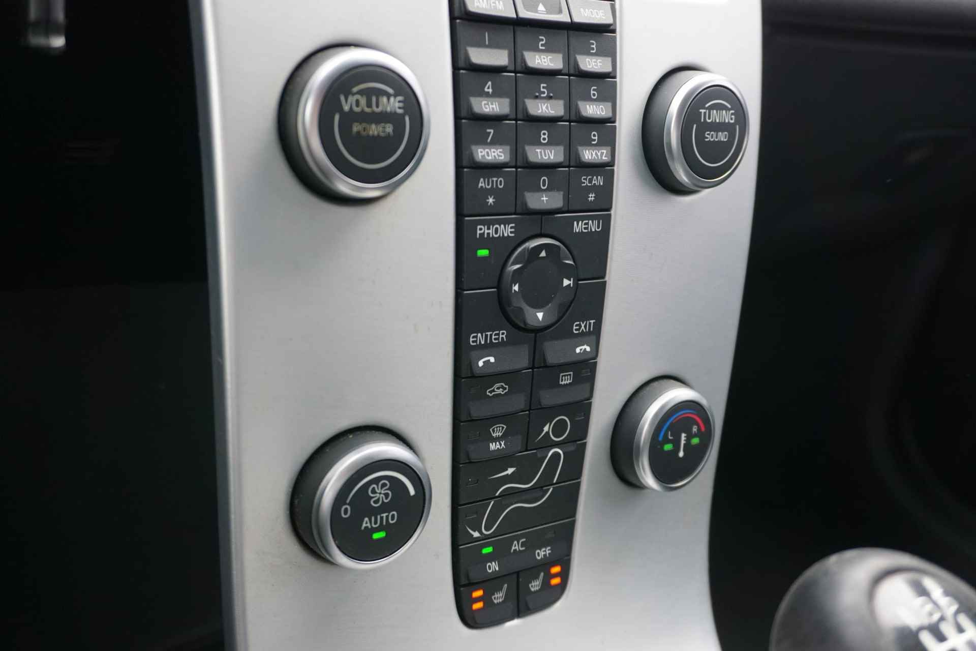 Volvo V50 2.0 Limited Edition | Stoelverwarming | Leder | automatisch dimmende binnenspiegel | Navigatie | Parkeersensoren | Regensensor | - 14/22