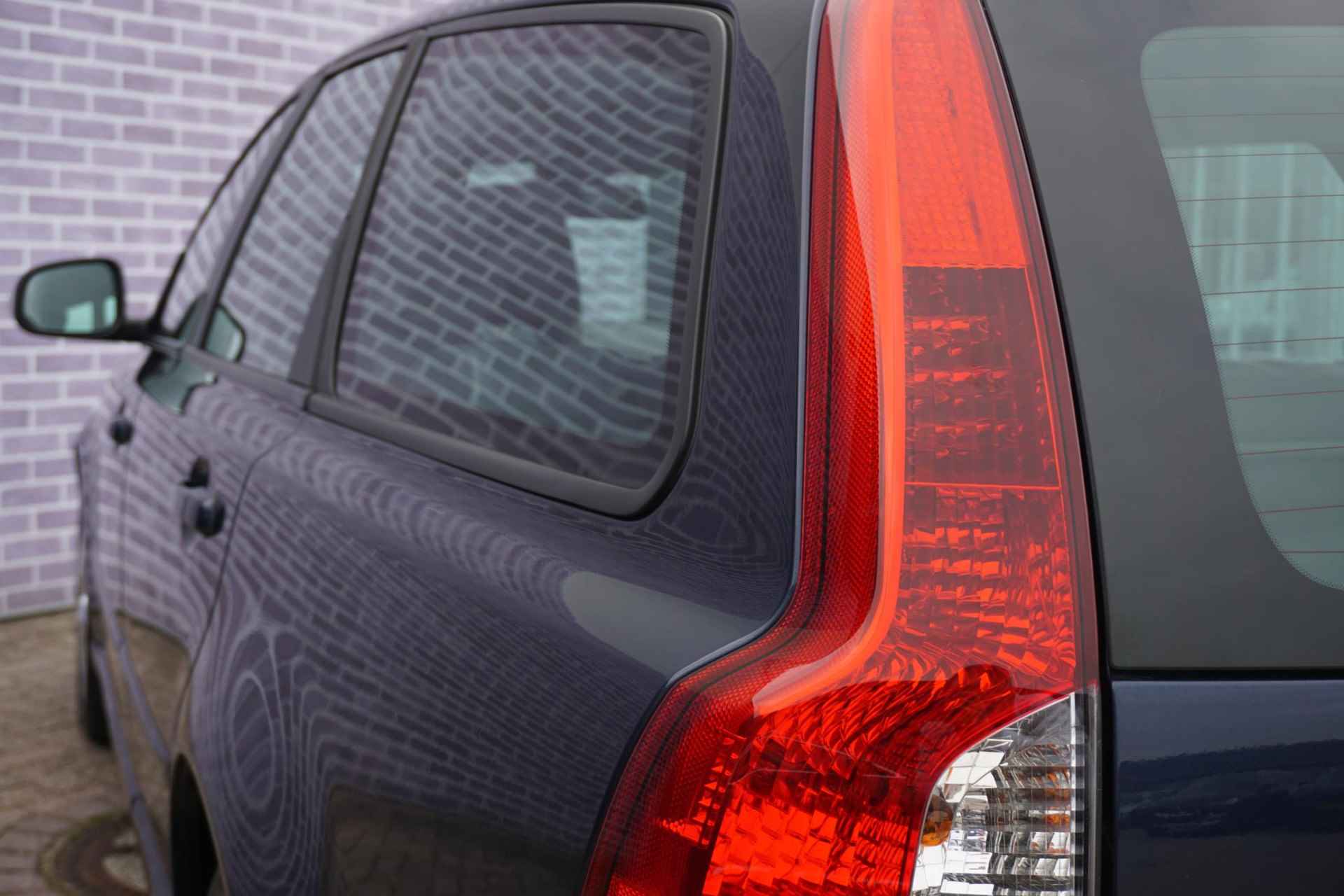 Volvo V50 2.0 Limited Edition | Stoelverwarming | Leder | automatisch dimmende binnenspiegel | Navigatie | Parkeersensoren | Regensensor | - 18/22