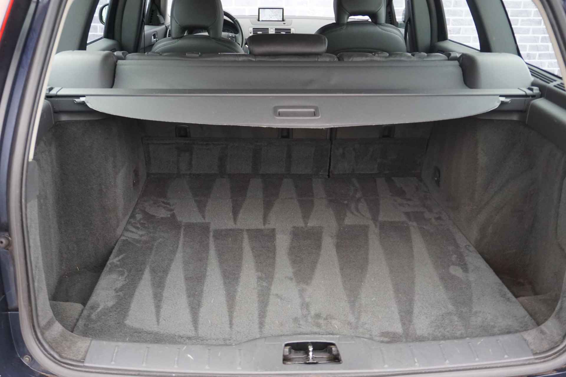 Volvo V50 2.0 Limited Edition | Stoelverwarming | Leder | automatisch dimmende binnenspiegel | Navigatie | Parkeersensoren | Regensensor | - 21/22