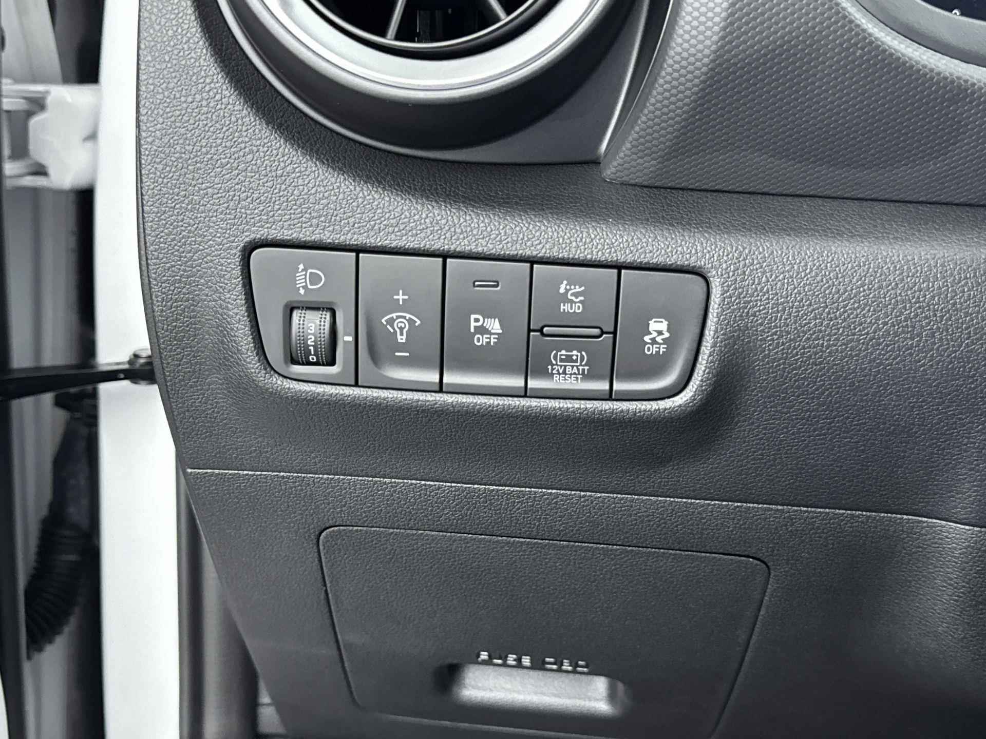 Hyundai Kona 1.6 GDI HEV Fashion | Navigatie | Camera | Keyless - 31/33