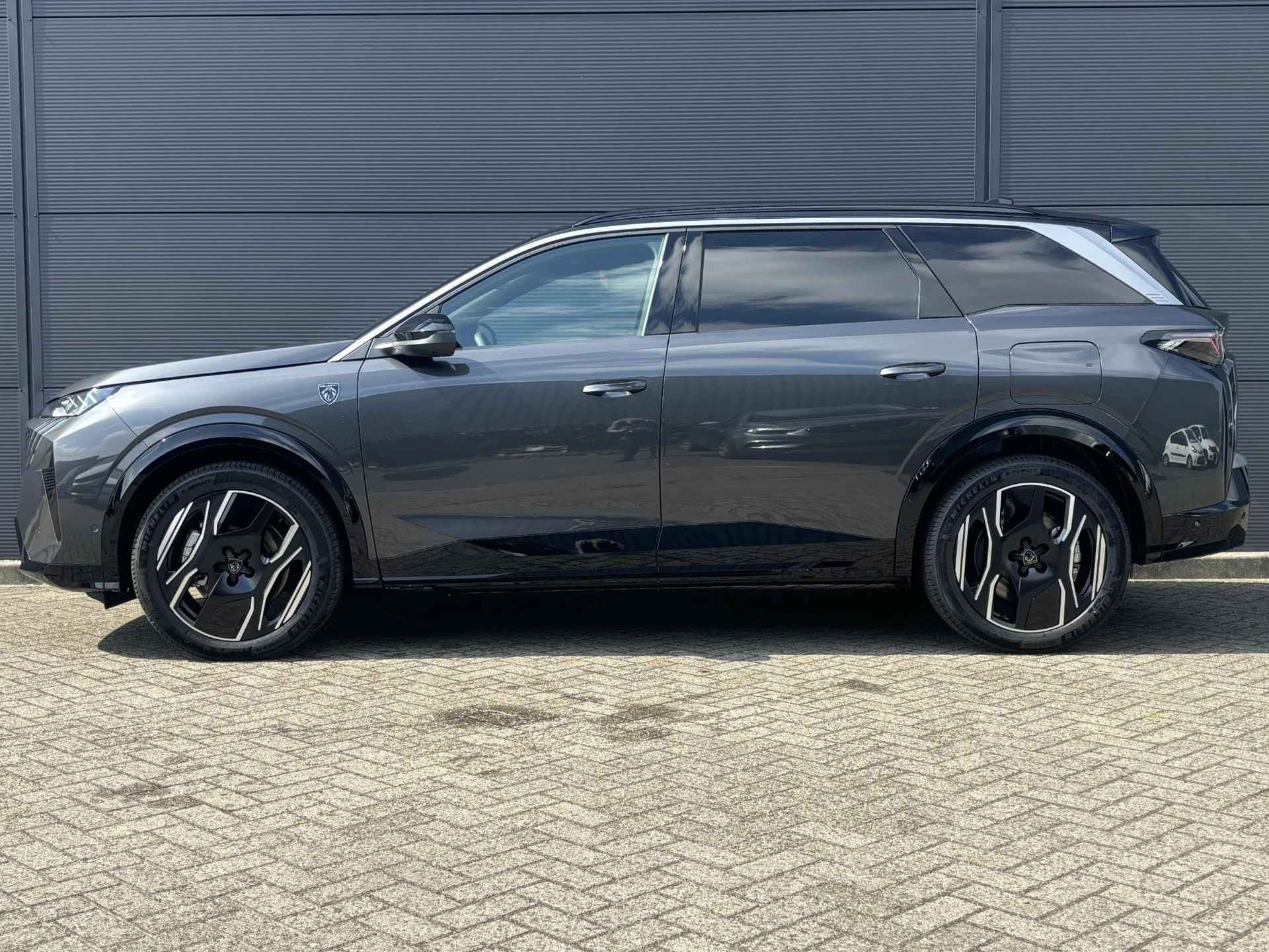 Peugeot 5008 E-5008 GT 73 kWh 210 | 10.000 euro voordeel !| Stoelverwarming | Navigatie | Warmtepomp | Panorama dak | 502 KM (WLTP) - 3/30