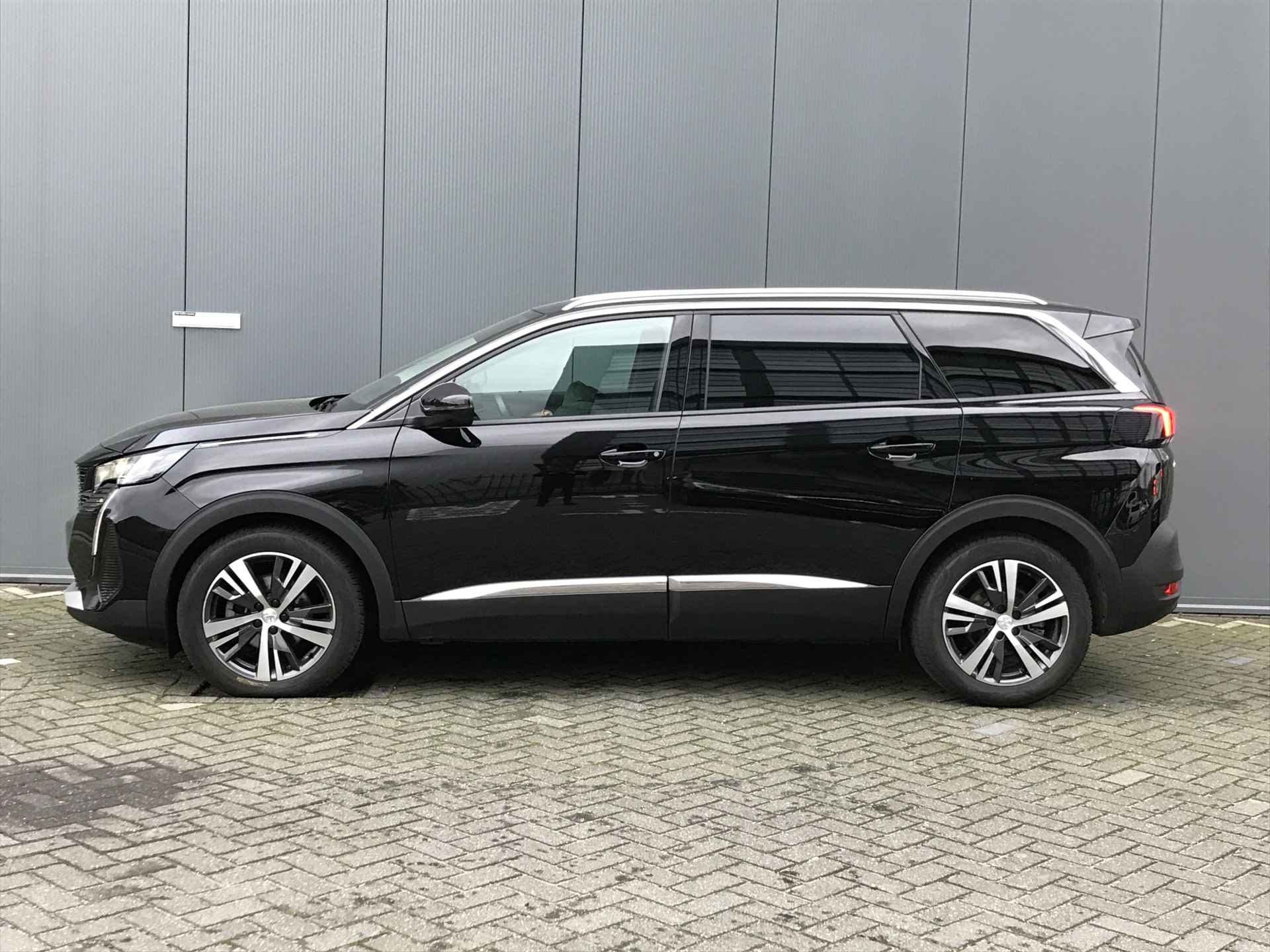 Peugeot 5008 1.2 130pk 7-Zits Allure Automaat | Led | Leder | Camera | Climate | Keyless | NL. Auto | Navigatie | 18" Lichtmetaal | Cruisecon - 2/28