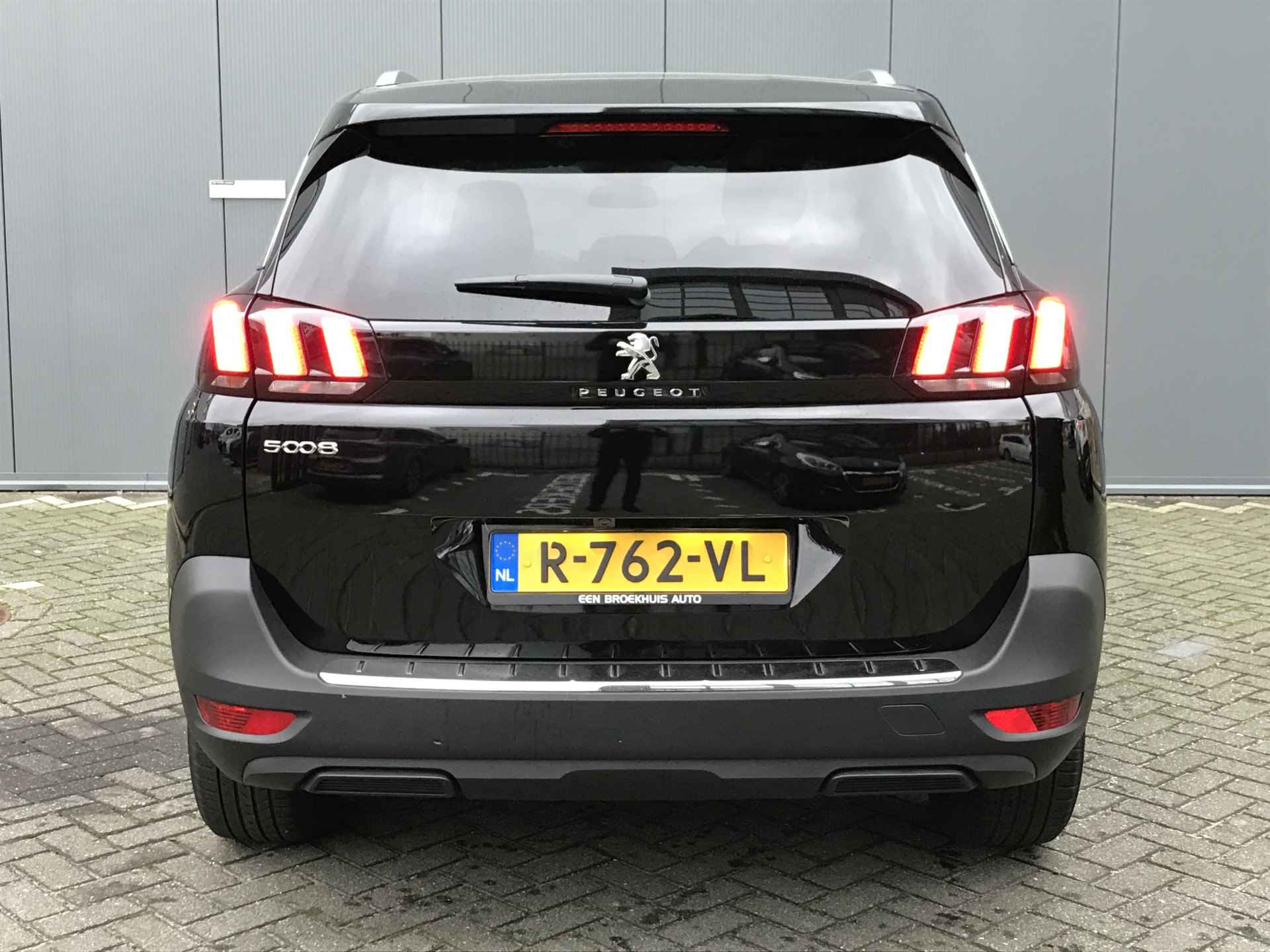 Peugeot 5008 1.2 130pk 7-Zits Allure Automaat | Led | Leder | Camera | Climate | Keyless | NL. Auto | Navigatie | 18" Lichtmetaal | Cruisecon - 5/28