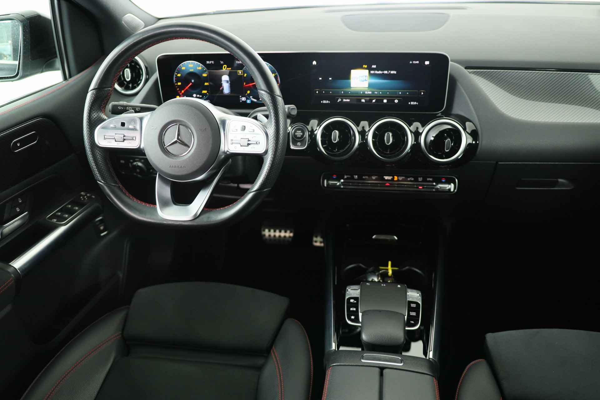 Mercedes-Benz B-Klasse 180 Business Solution AMG | Widescreen | Led | Sportstoelen | Stoelverwarming | Elektr Achterklep | Camera | Navigatie | Climate - 9/38