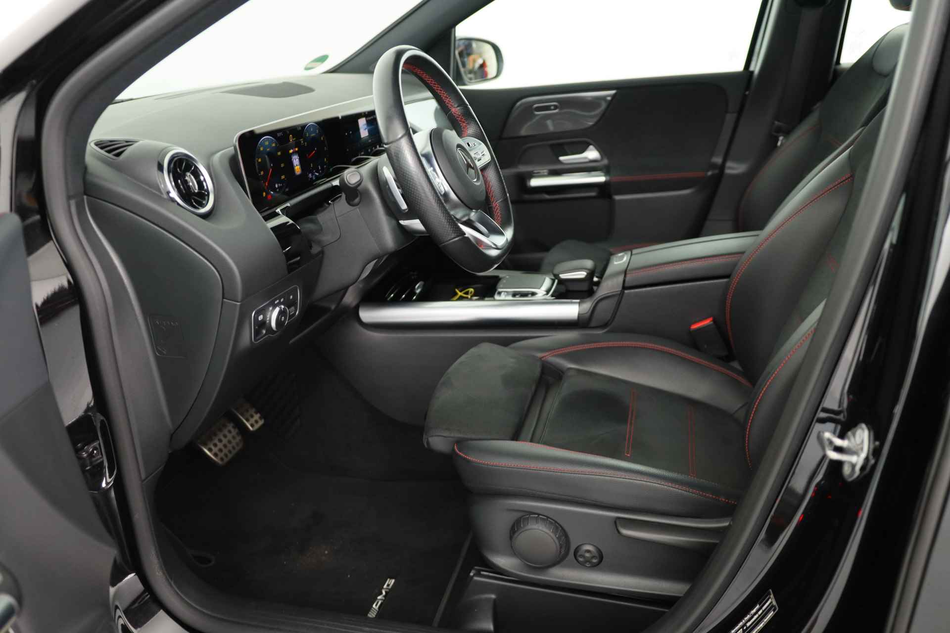 Mercedes-Benz B-Klasse 180 Business Solution AMG | Widescreen | Led | Sportstoelen | Stoelverwarming | Elektr Achterklep | Camera | Navigatie | Climate - 11/38