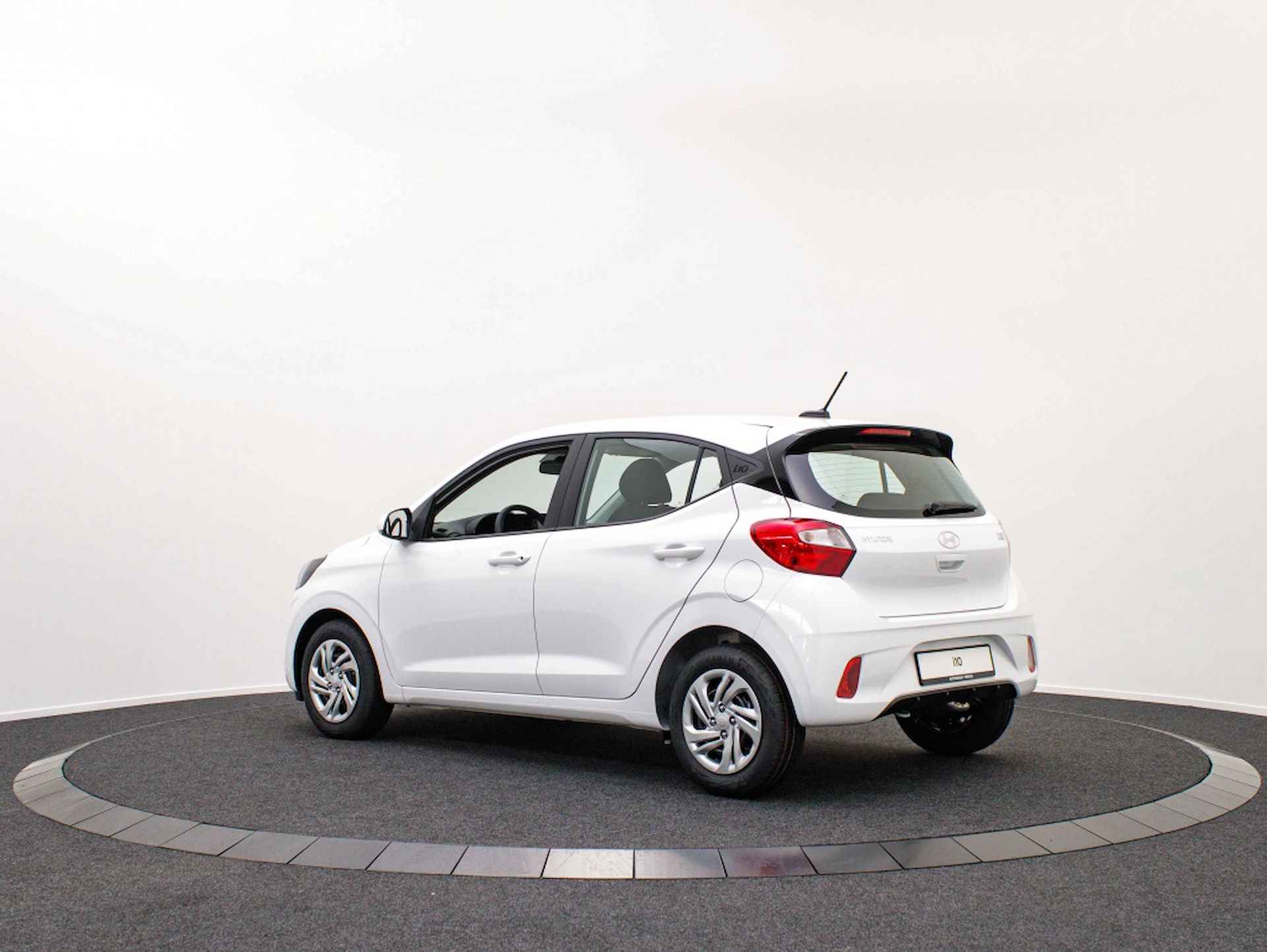 Hyundai i10 1.0 Comfort | Private lease 299 p.m. - 2/40