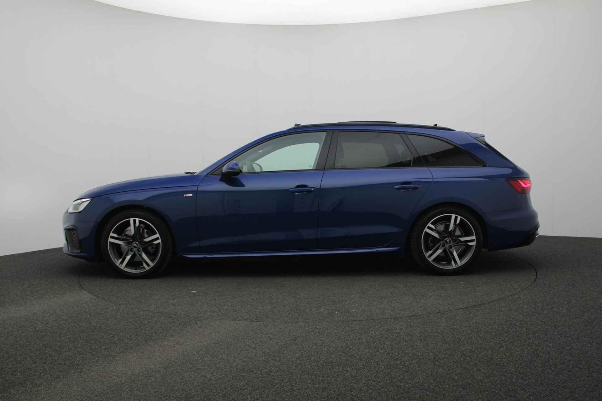 Audi A4 Avant 35 TFSI 150 pk S-tronic S edition  Competition / S-Line | Panoramadak | Stoelverwarming | Navigatie | Parkeersensoren voor/achter | Sportonderstel - 20/39