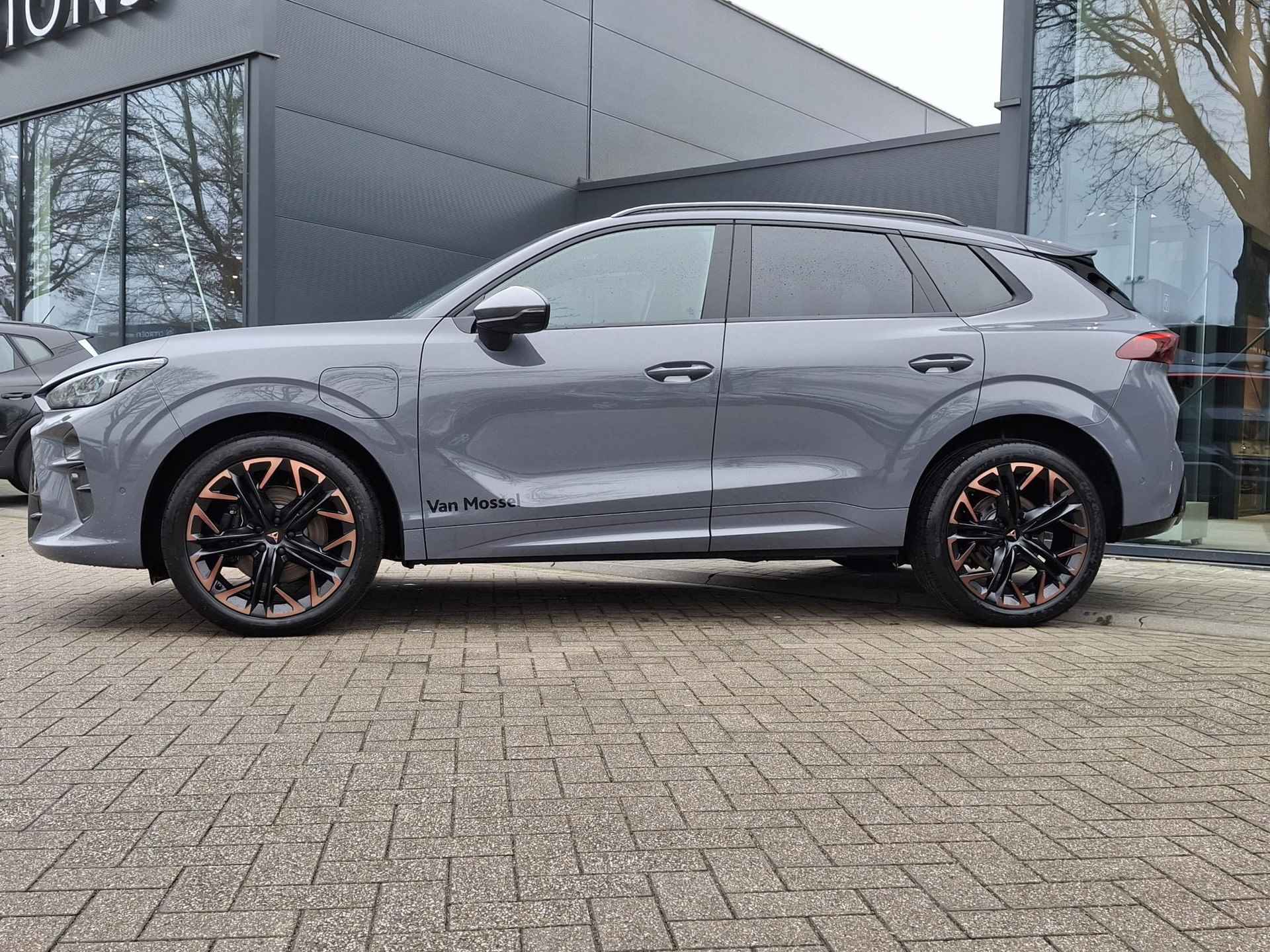 CUPRA Terramar 1.5 TSI e-Hybrid VZ Performance Graphene grey | 272 PK | Glazen schuif-kanteldak | Sennheiser geluidssysteem | Wegklapbare trekhaak - 3/21