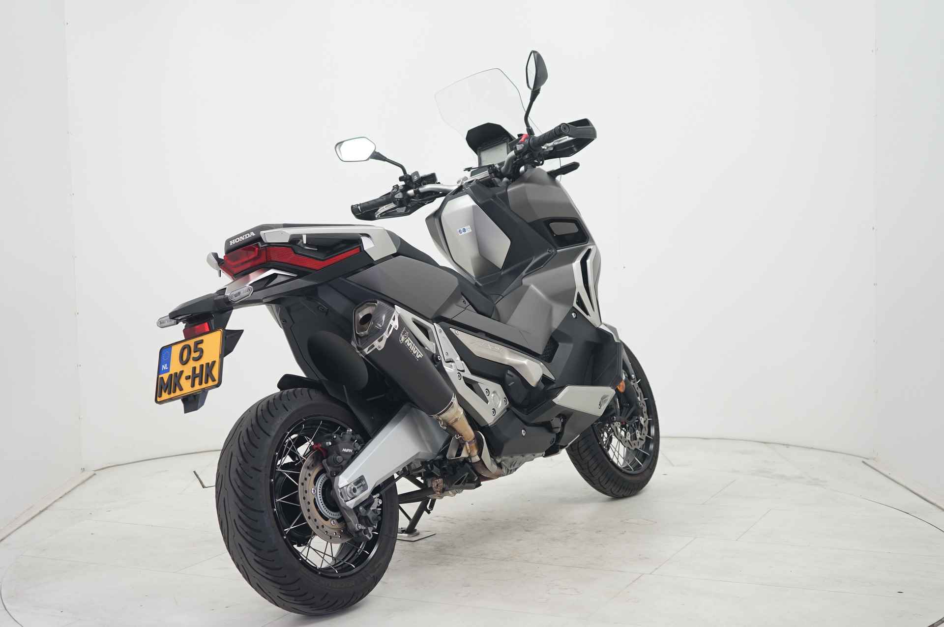 Honda X-ADV 750 GERESERVEERD RS T/M 10-9 - 8/12