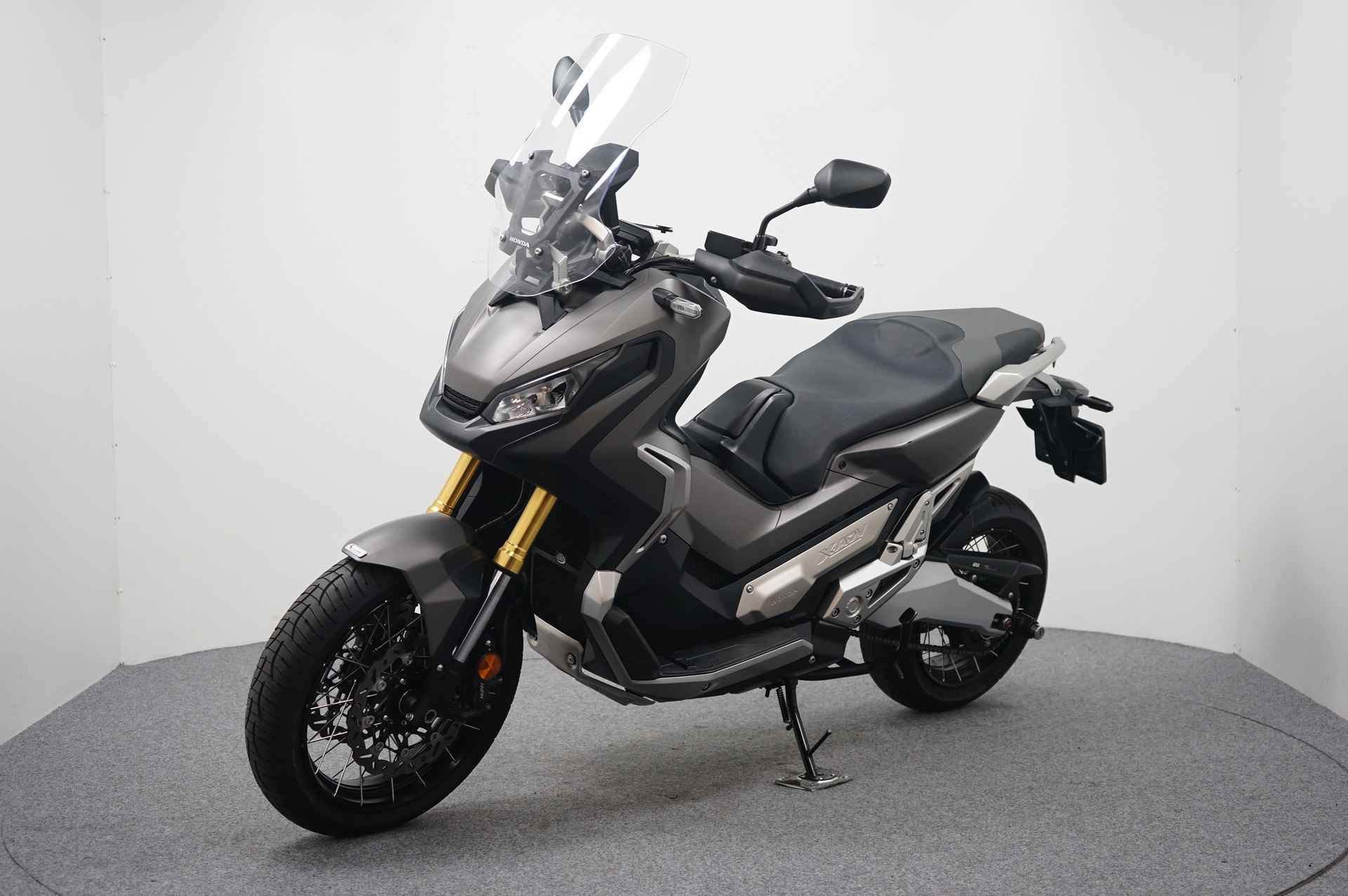 Honda X-ADV 750 - 4/23