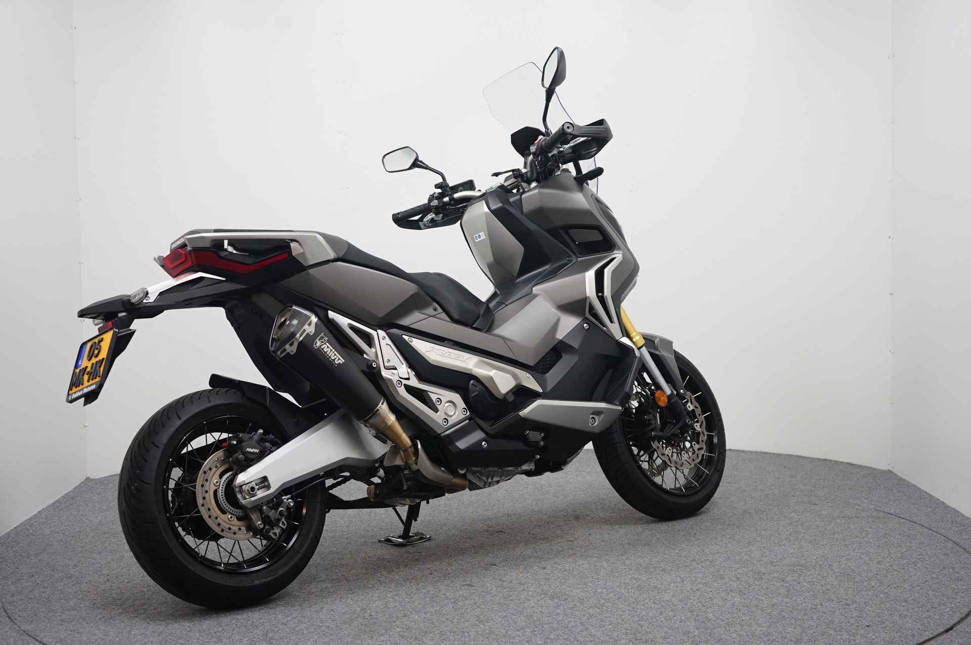 Honda X-ADV 750 - 8/23