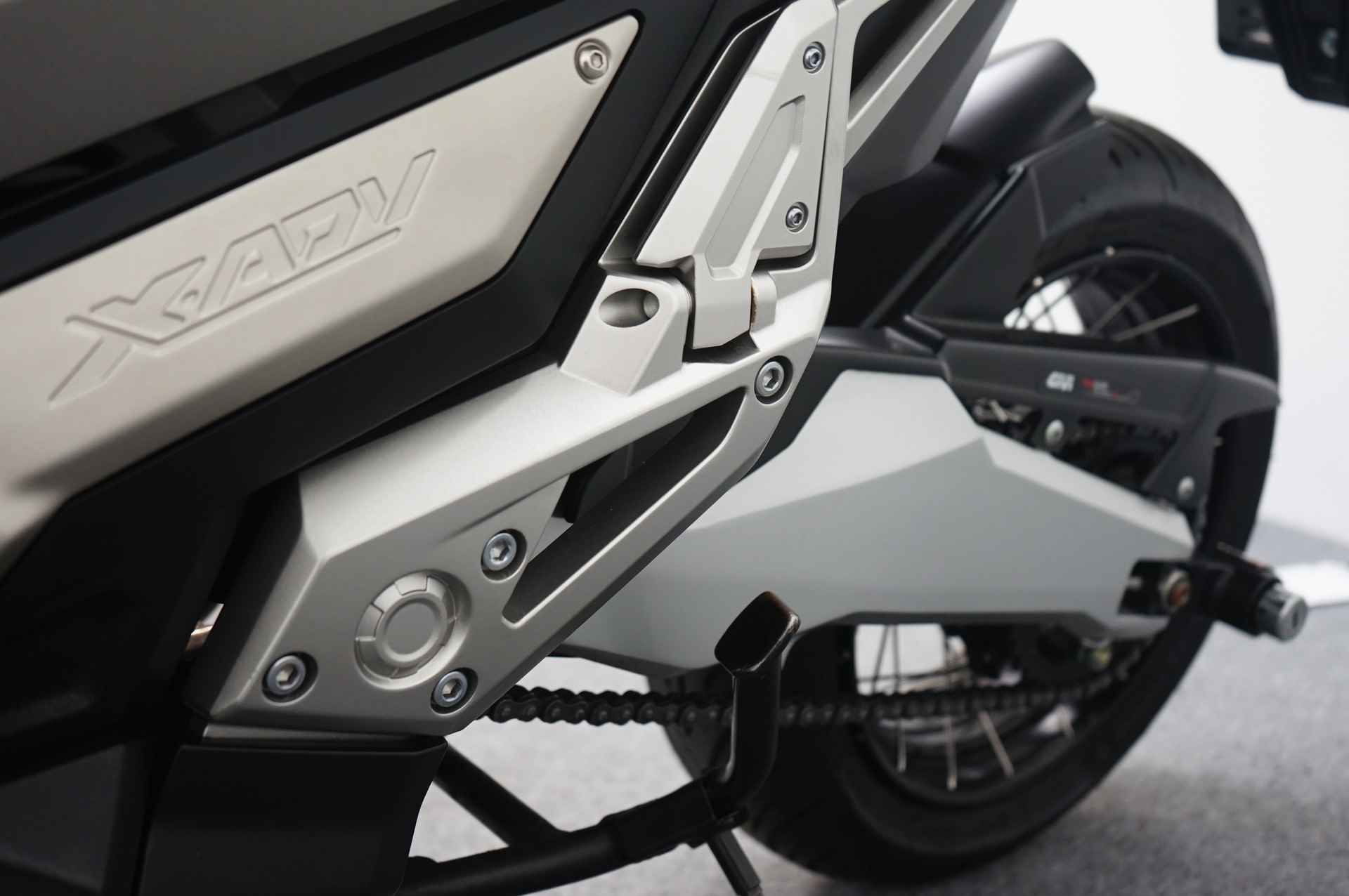 Honda X-ADV 750 - 13/23