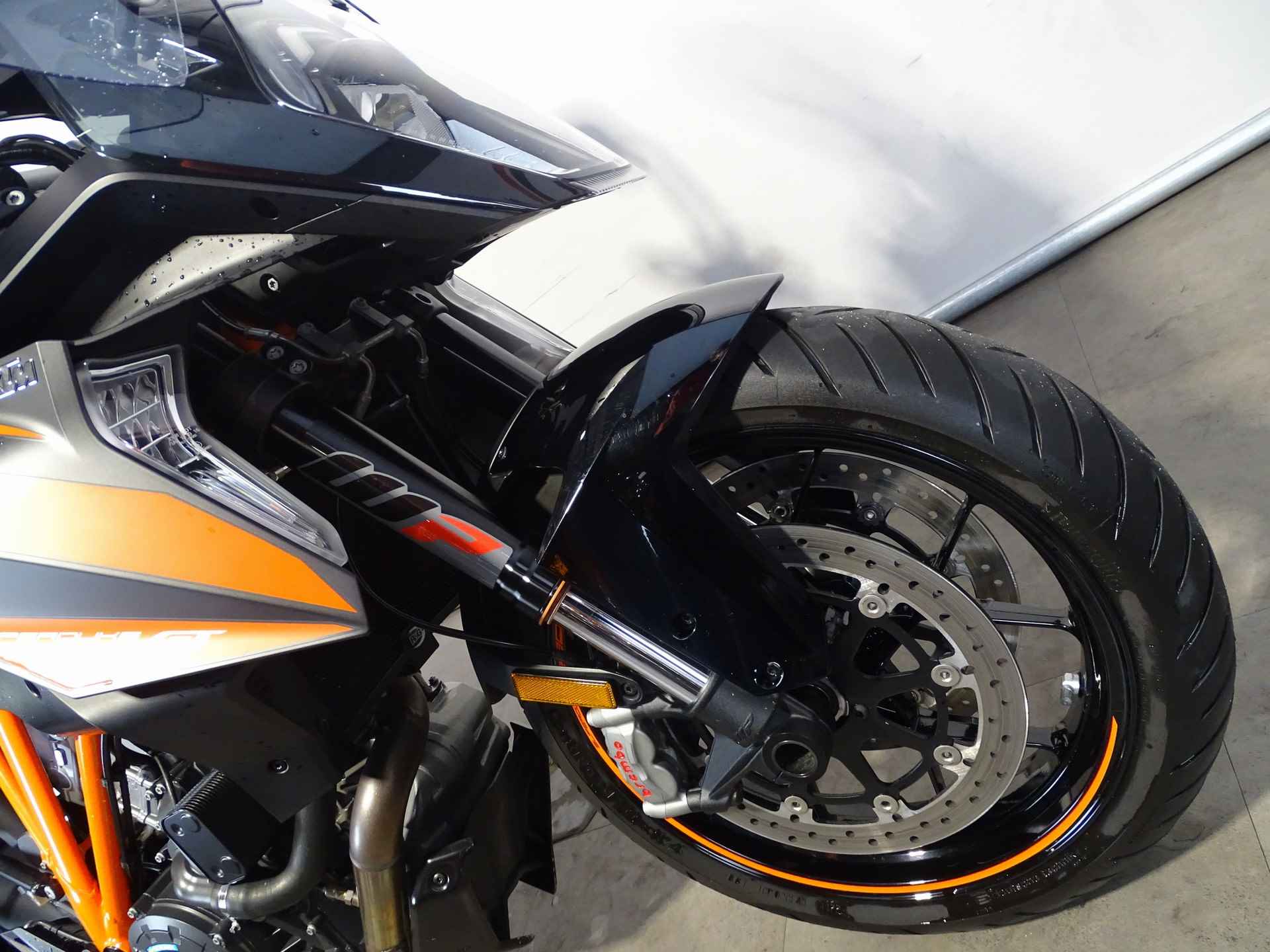 KTM 1290 SUPER DUKE GT - 4/9