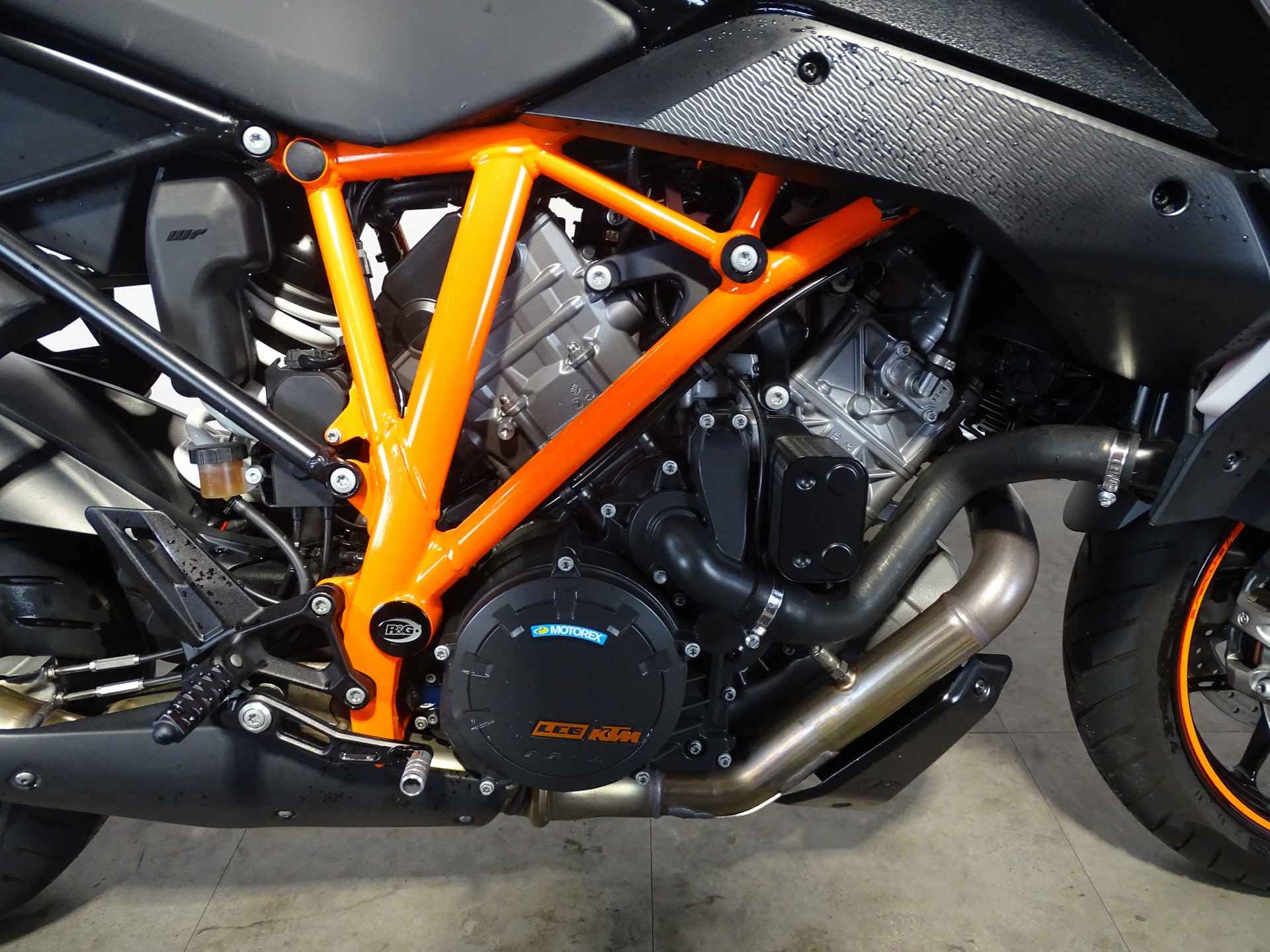 KTM 1290 SUPER DUKE GT - 6/9