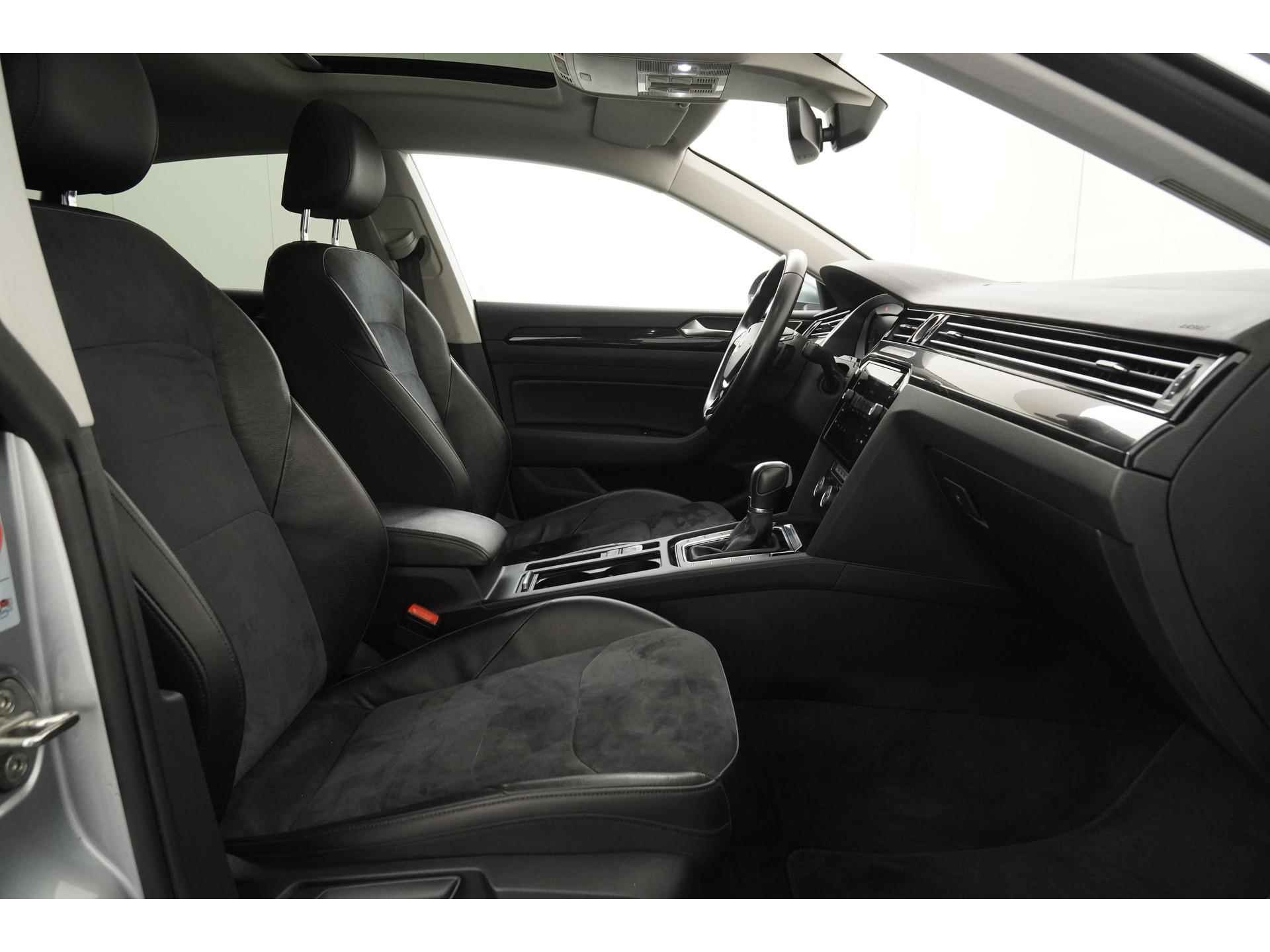 Volkswagen Passat 1.5 TSI Elegance DSG | Arteon | Schuifdak | Active Info Display | Trekhaak Uitklap | Zondag Open! - 3/43