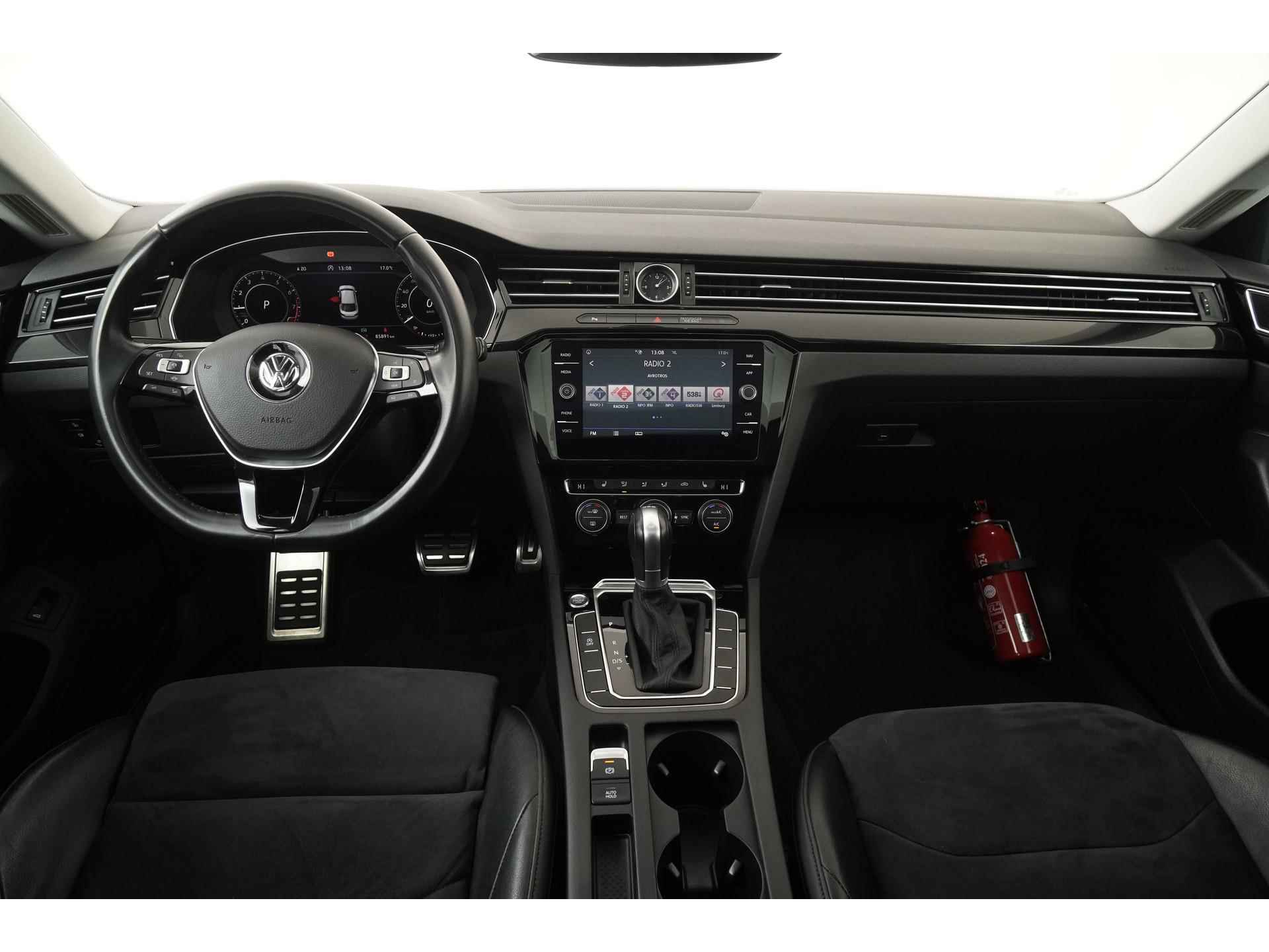 Volkswagen Passat 1.5 TSI Elegance DSG | Arteon | Schuifdak | Active Info Display | Trekhaak Uitklap | Zondag Open! - 5/43