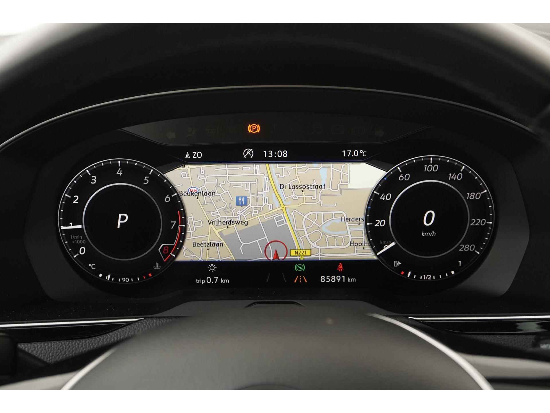 Volkswagen Passat 1.5 TSI Elegance DSG | Arteon | Schuifdak | Active Info Display | Trekhaak Uitklap | Zondag Open! - 8/43