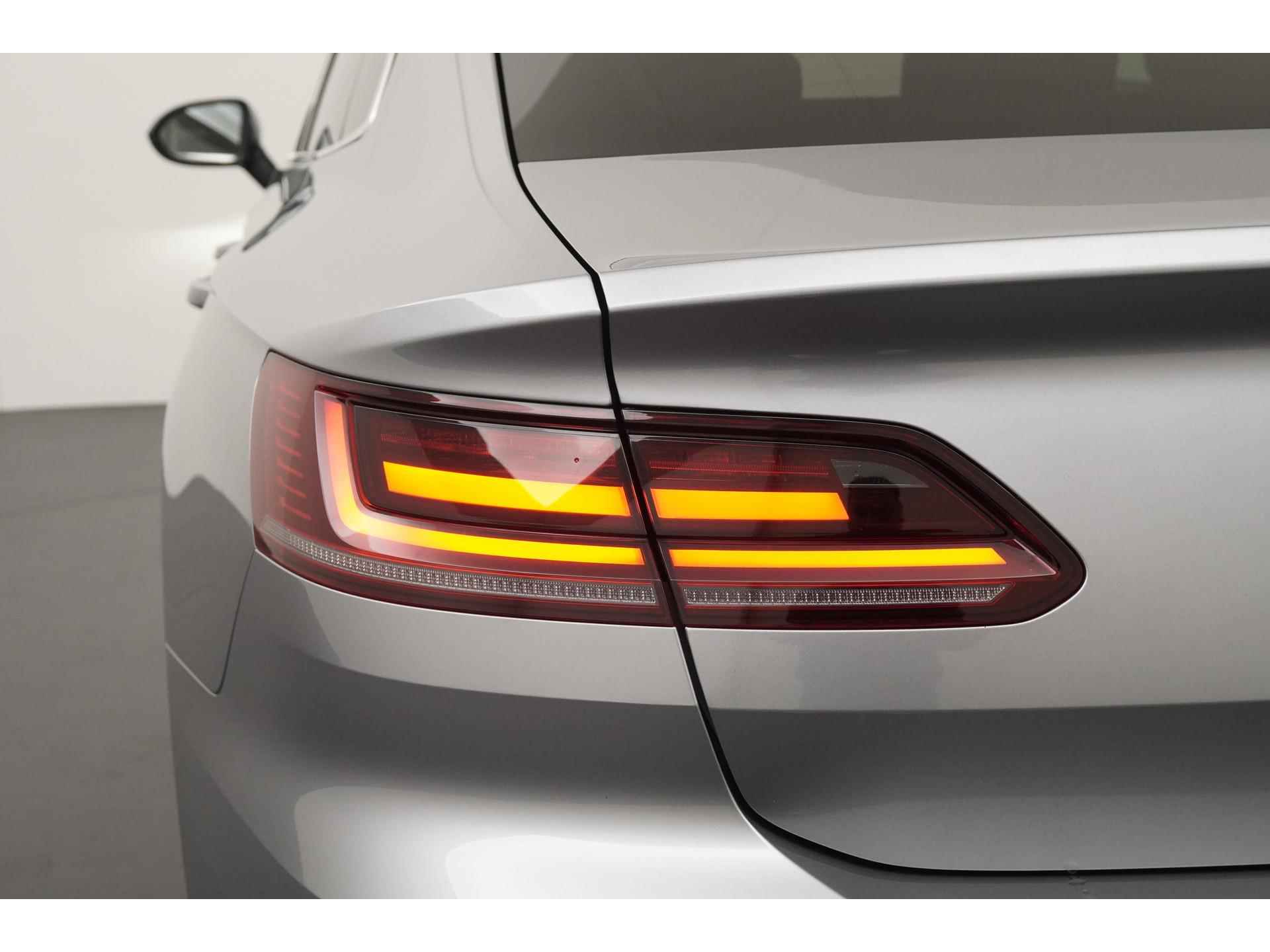 Volkswagen Passat 1.5 TSI Elegance DSG | Arteon | Schuifdak | Active Info Display | Trekhaak Uitklap | Zondag Open! - 21/43